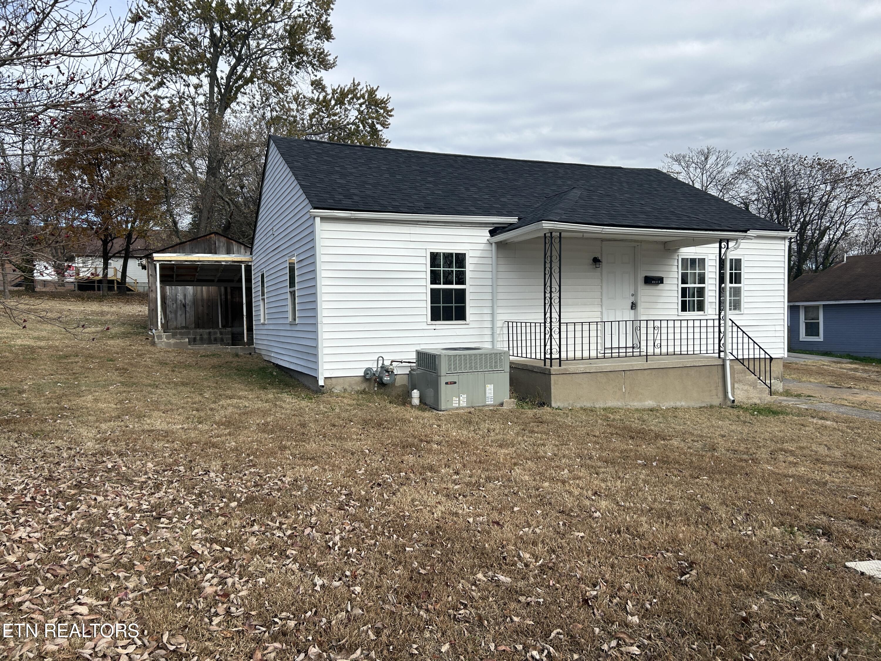 1806 Worth St