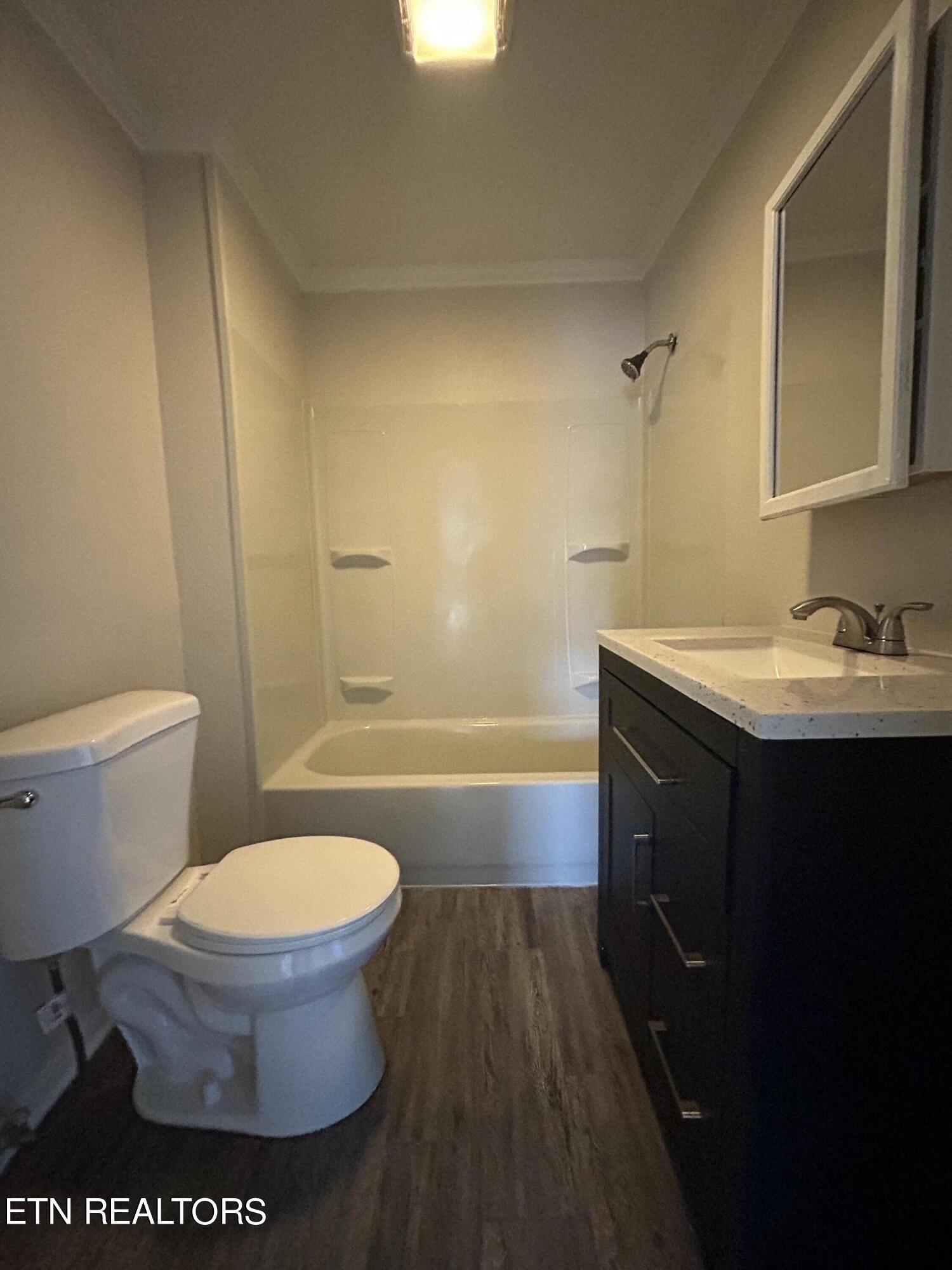 1806 Worth St