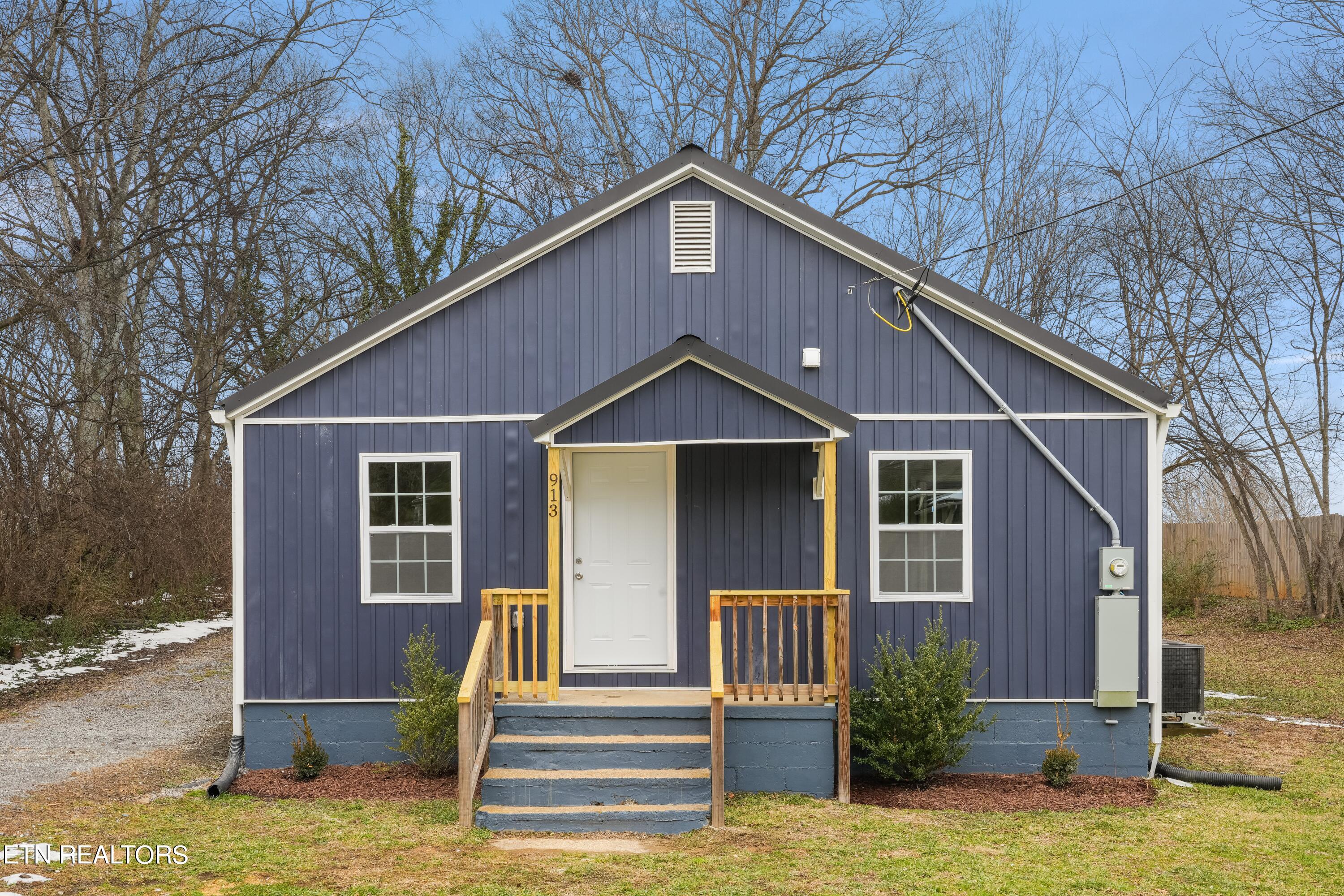 913 Doll Ave