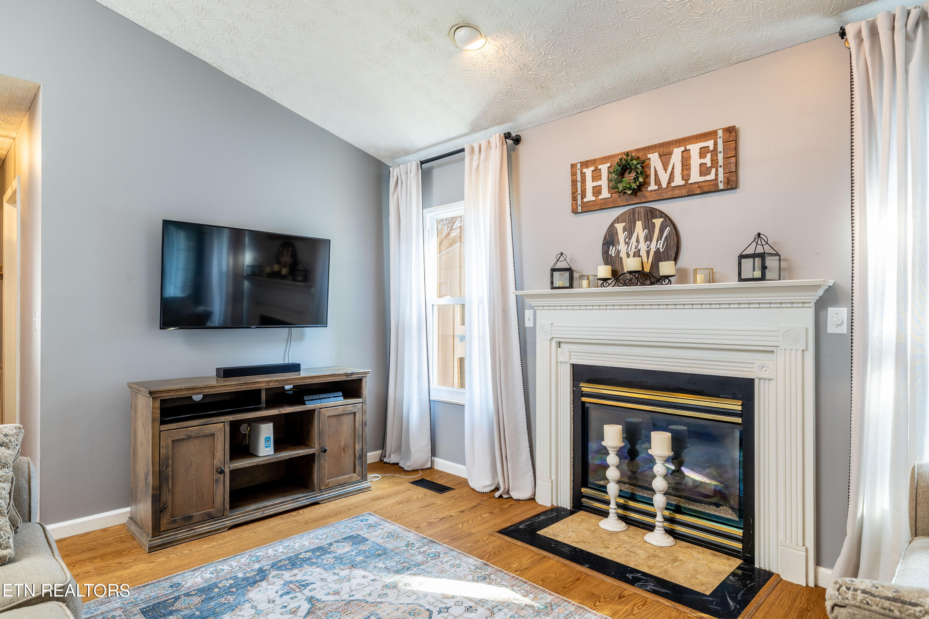 708 Chapelwood Circle