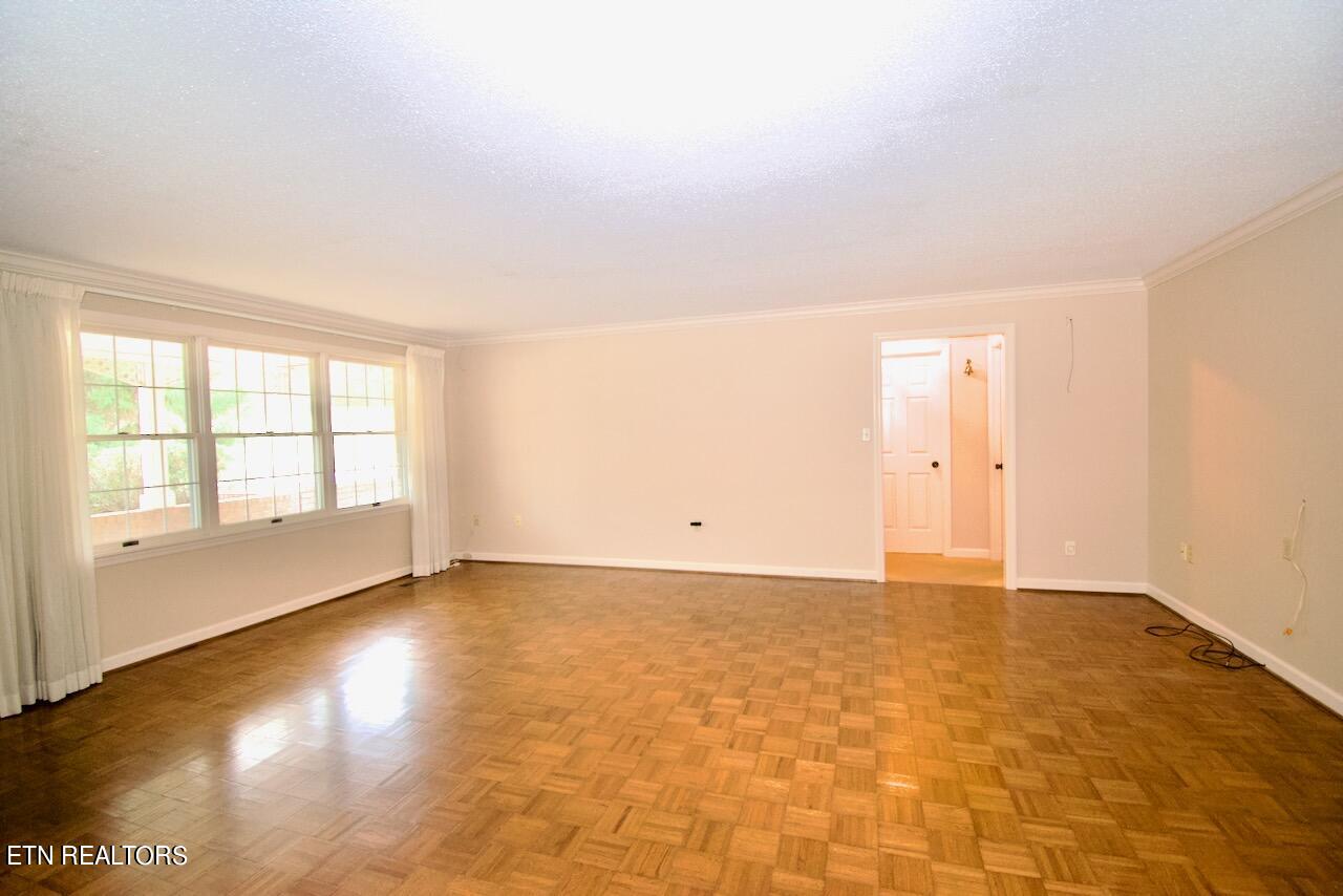 603 Selkirk Drive