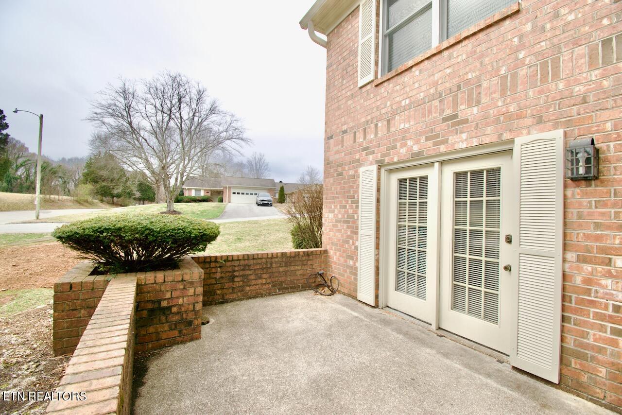 603 Selkirk Drive