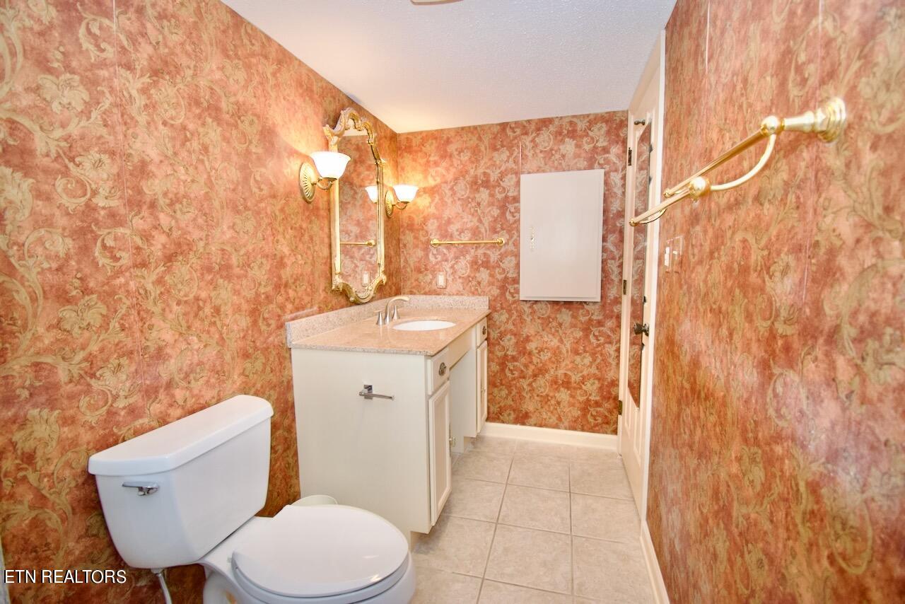 603 Selkirk Drive