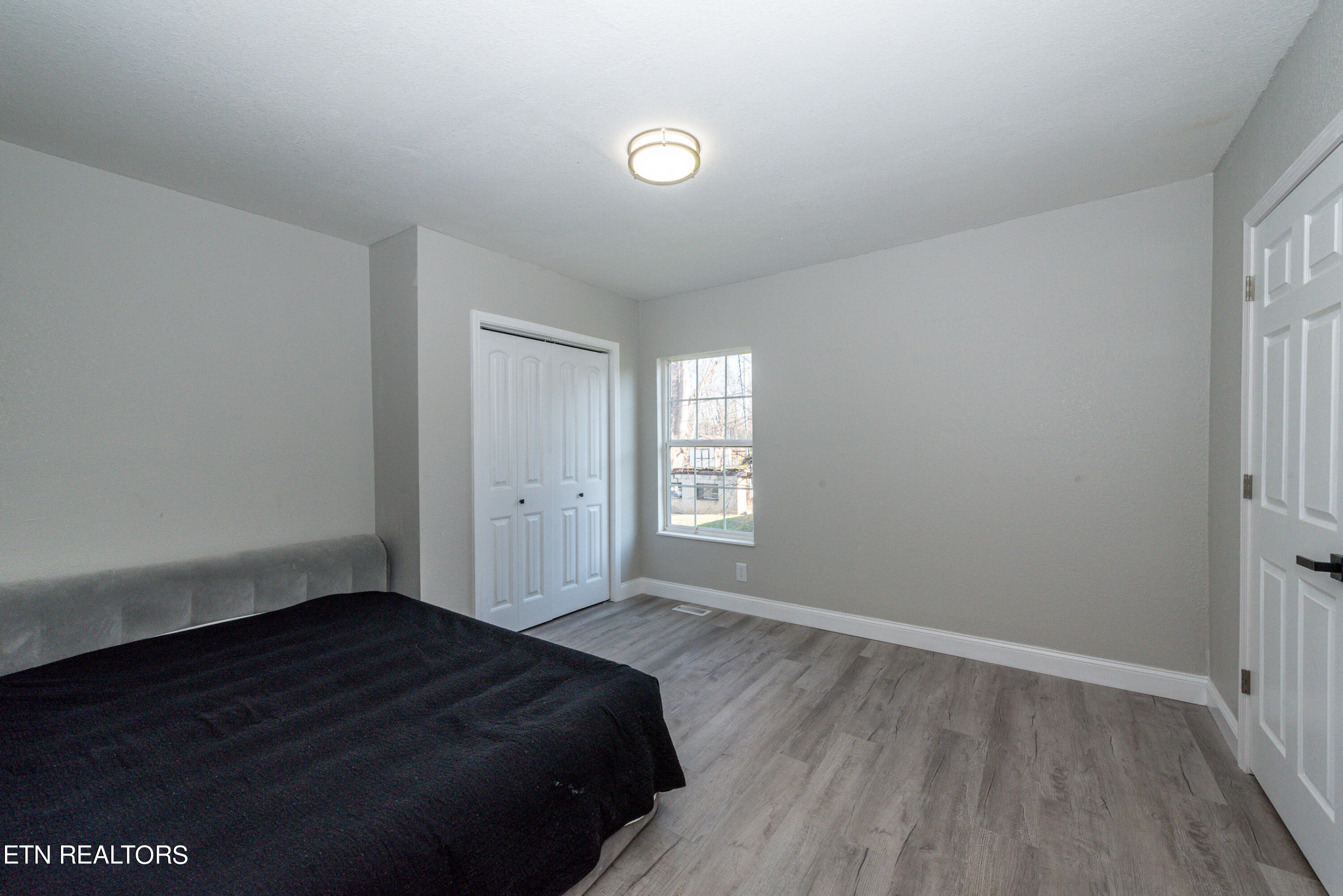 294 W Newton St
