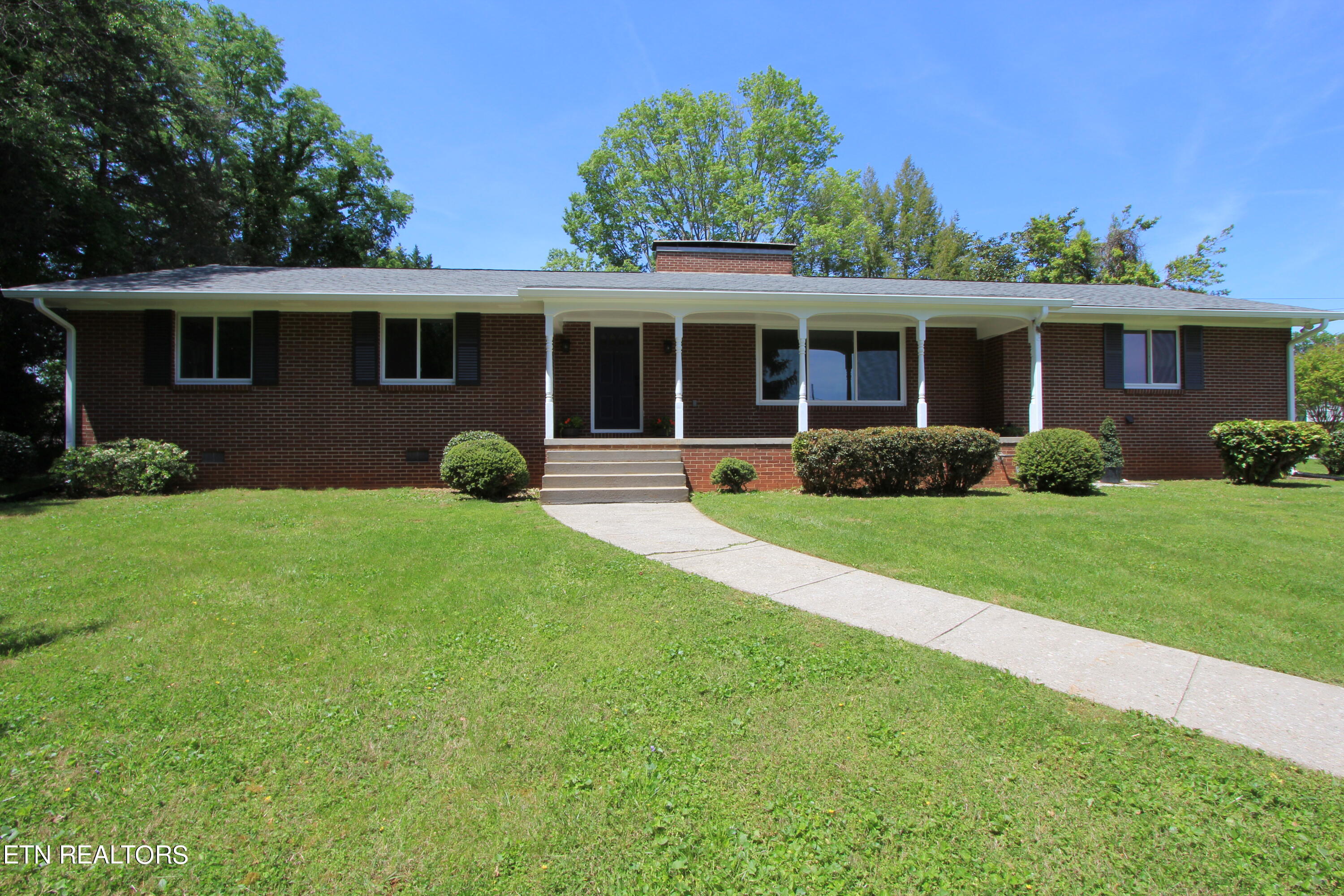 1001 Willow Drive