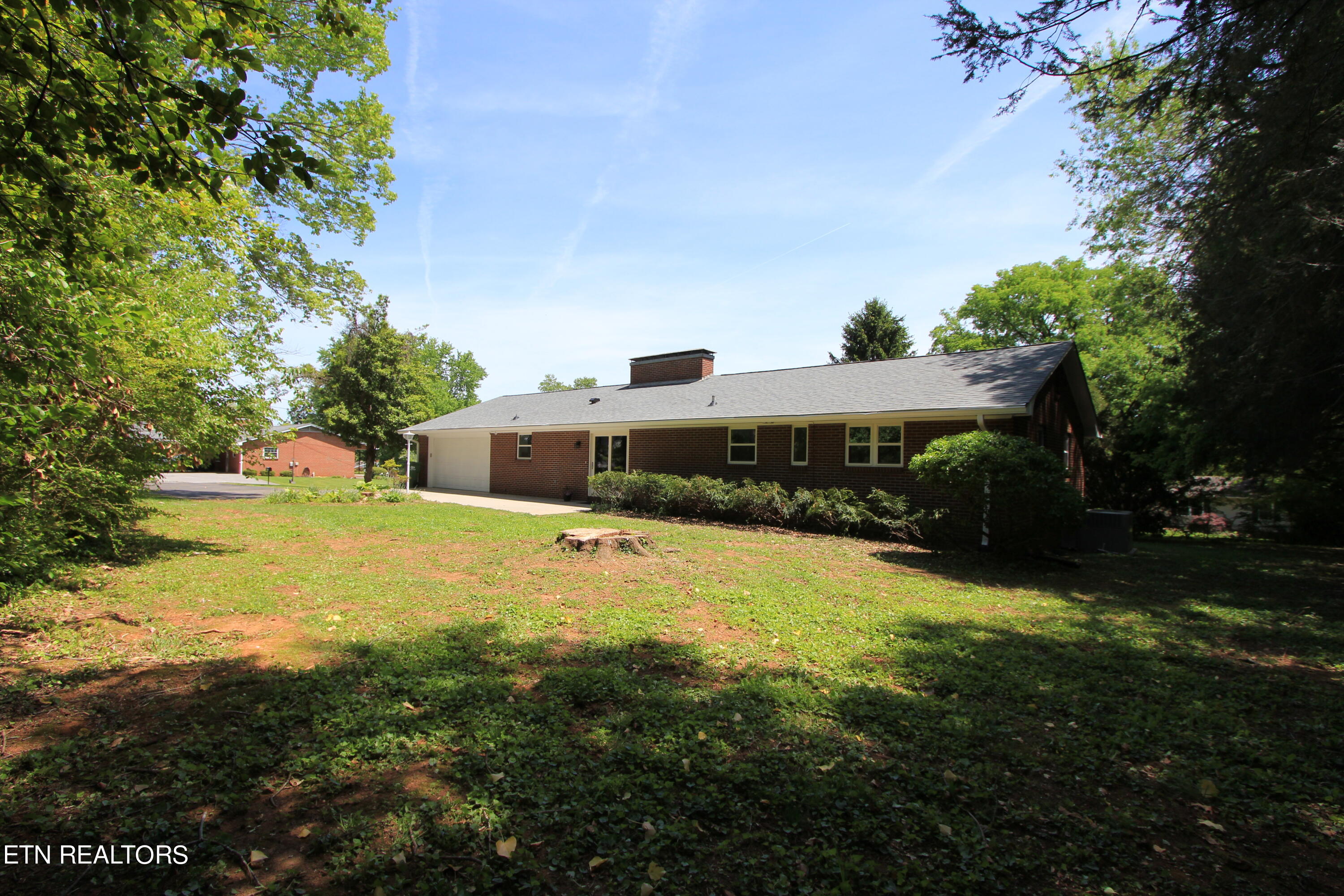1001 Willow Drive