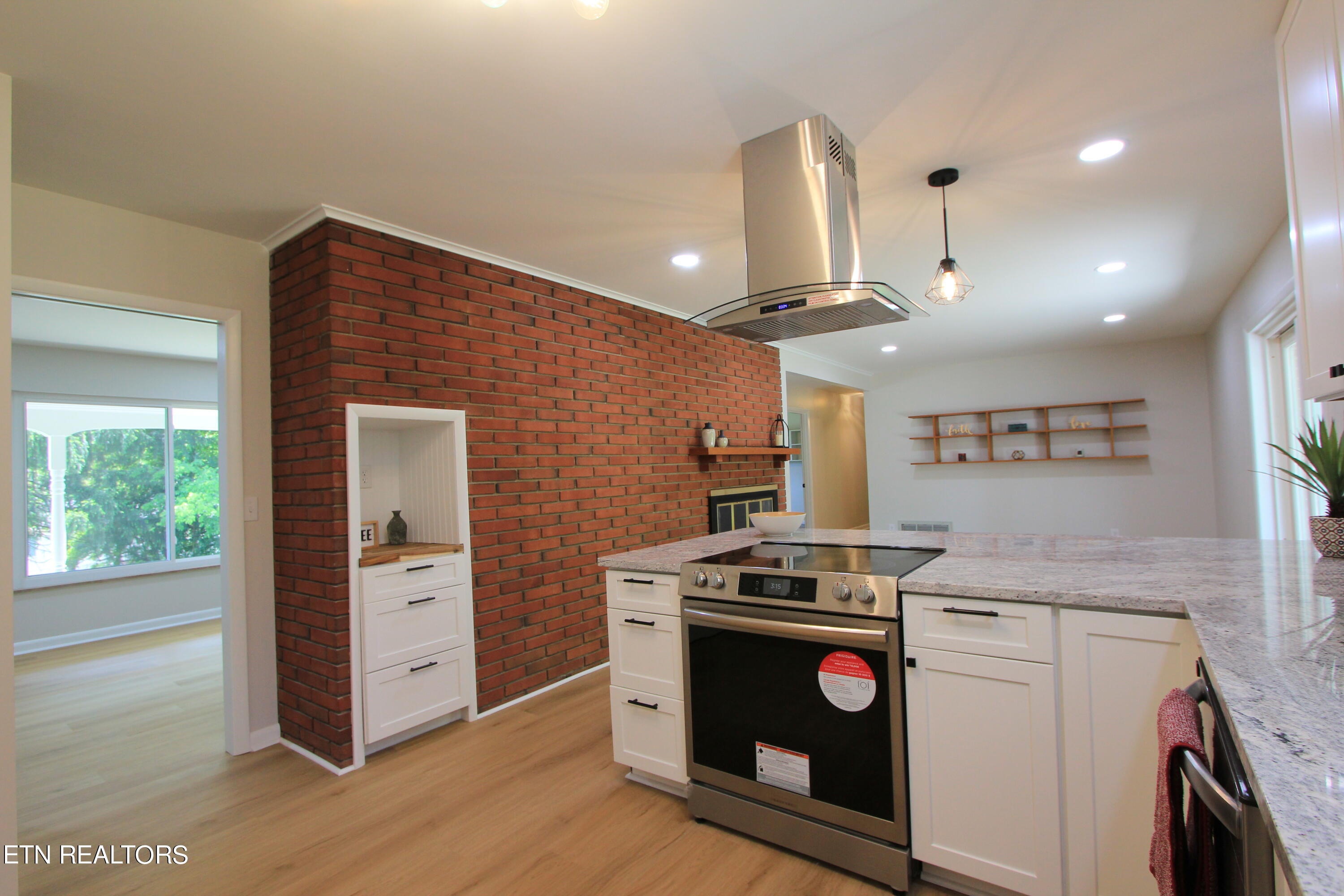 1001 Willow Drive