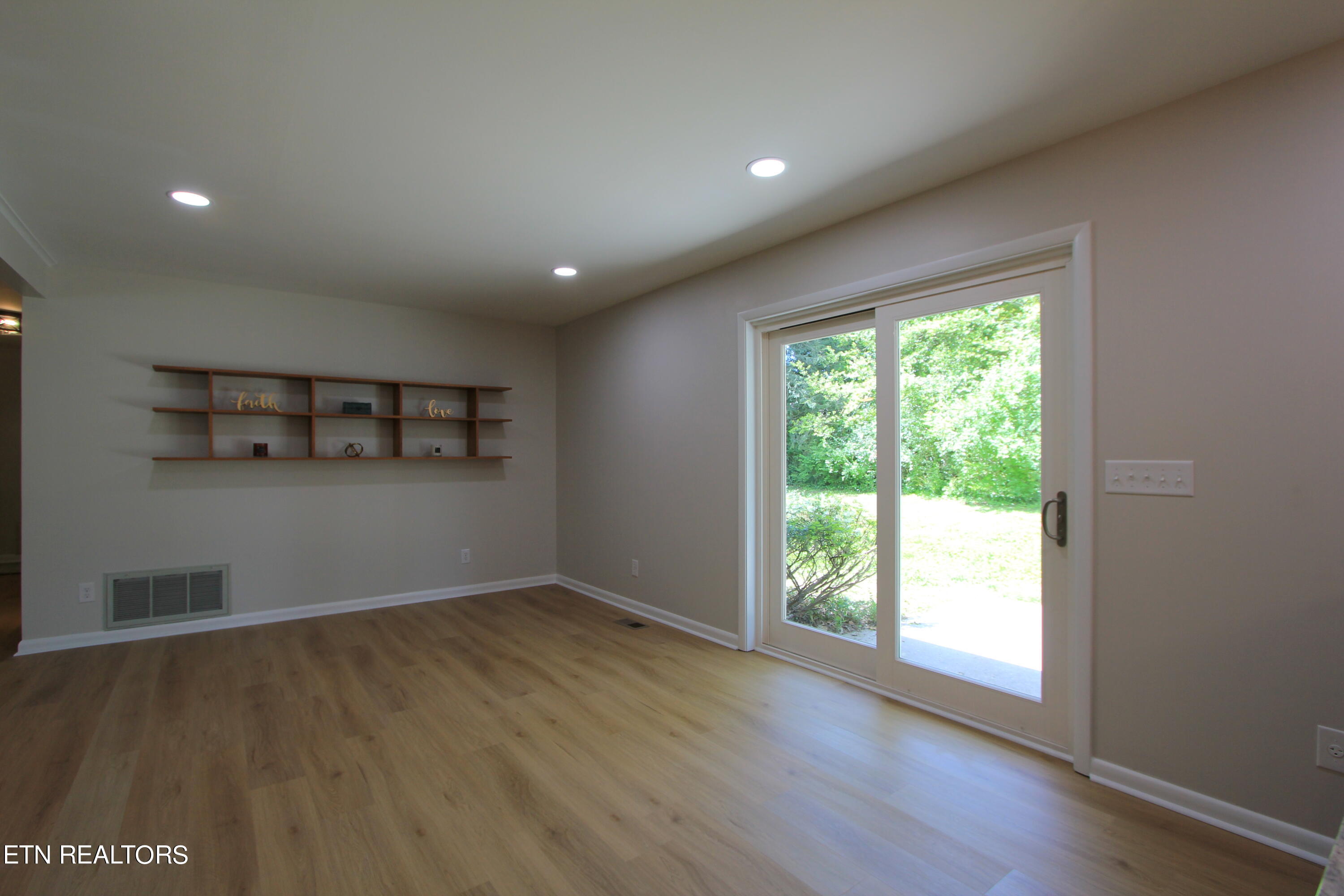 1001 Willow Drive
