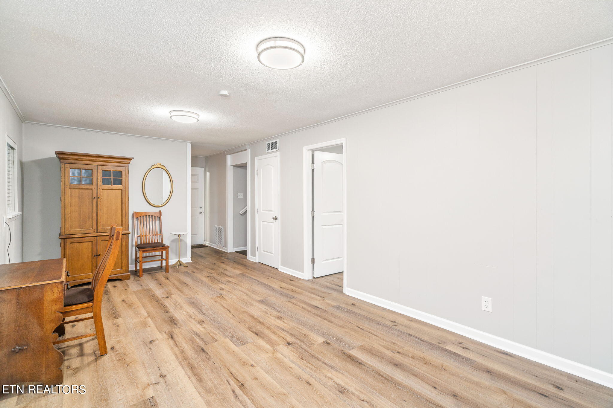 233 Amesbury Rd