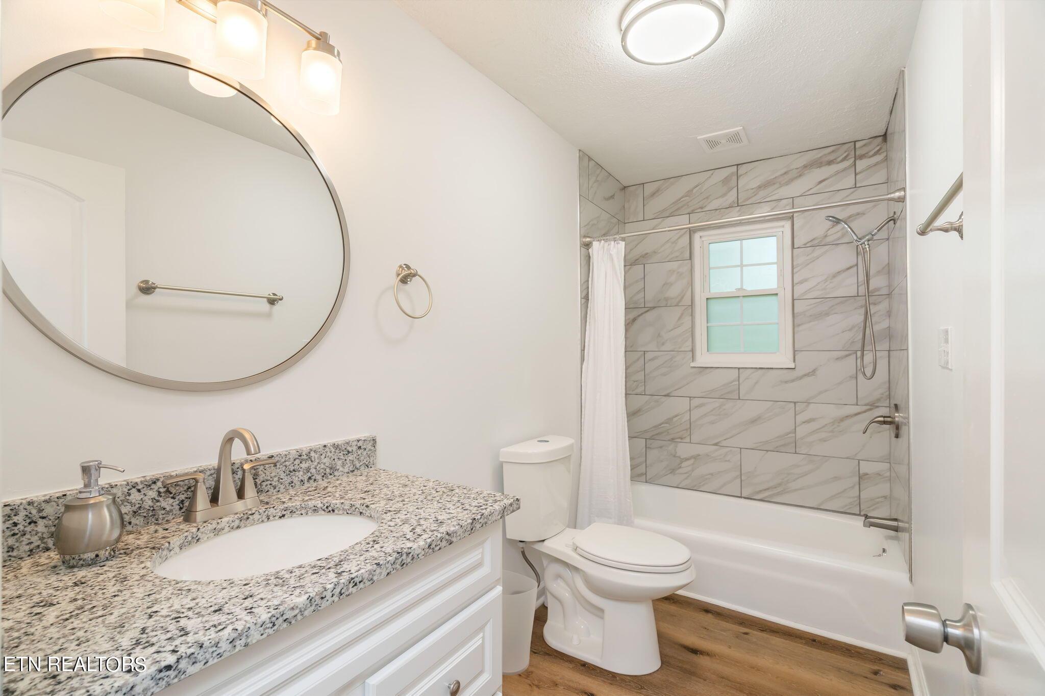 233 Amesbury Rd