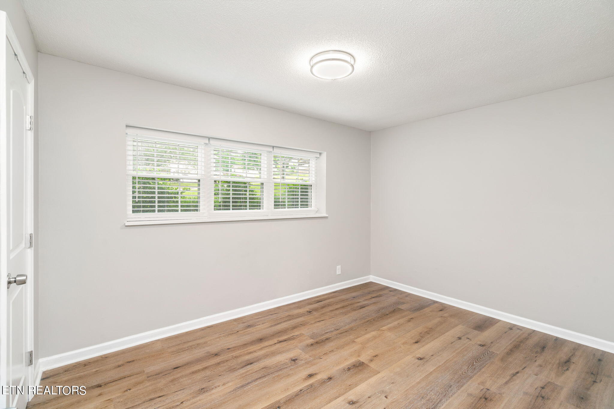 233 Amesbury Rd