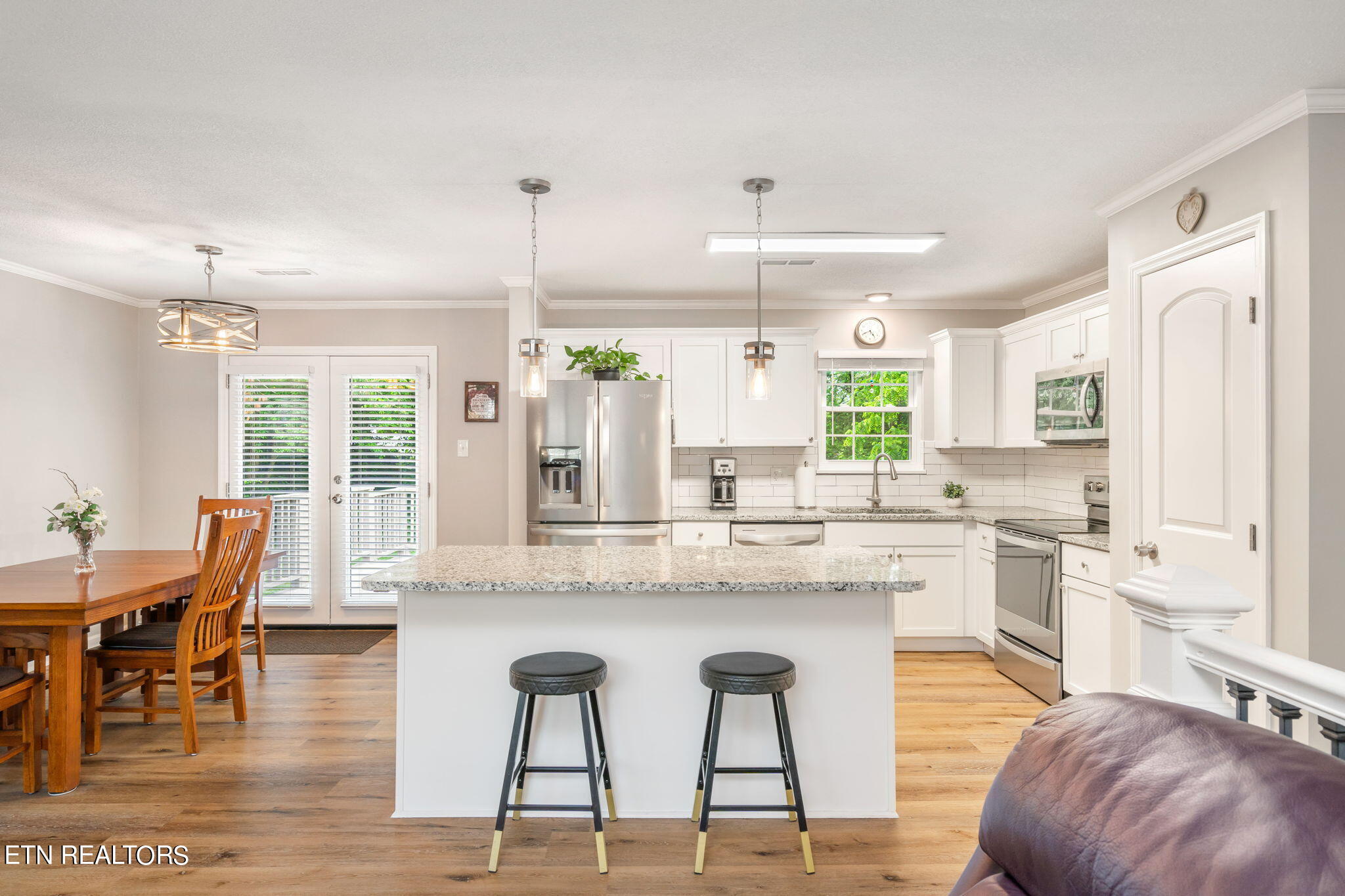 233 Amesbury Rd