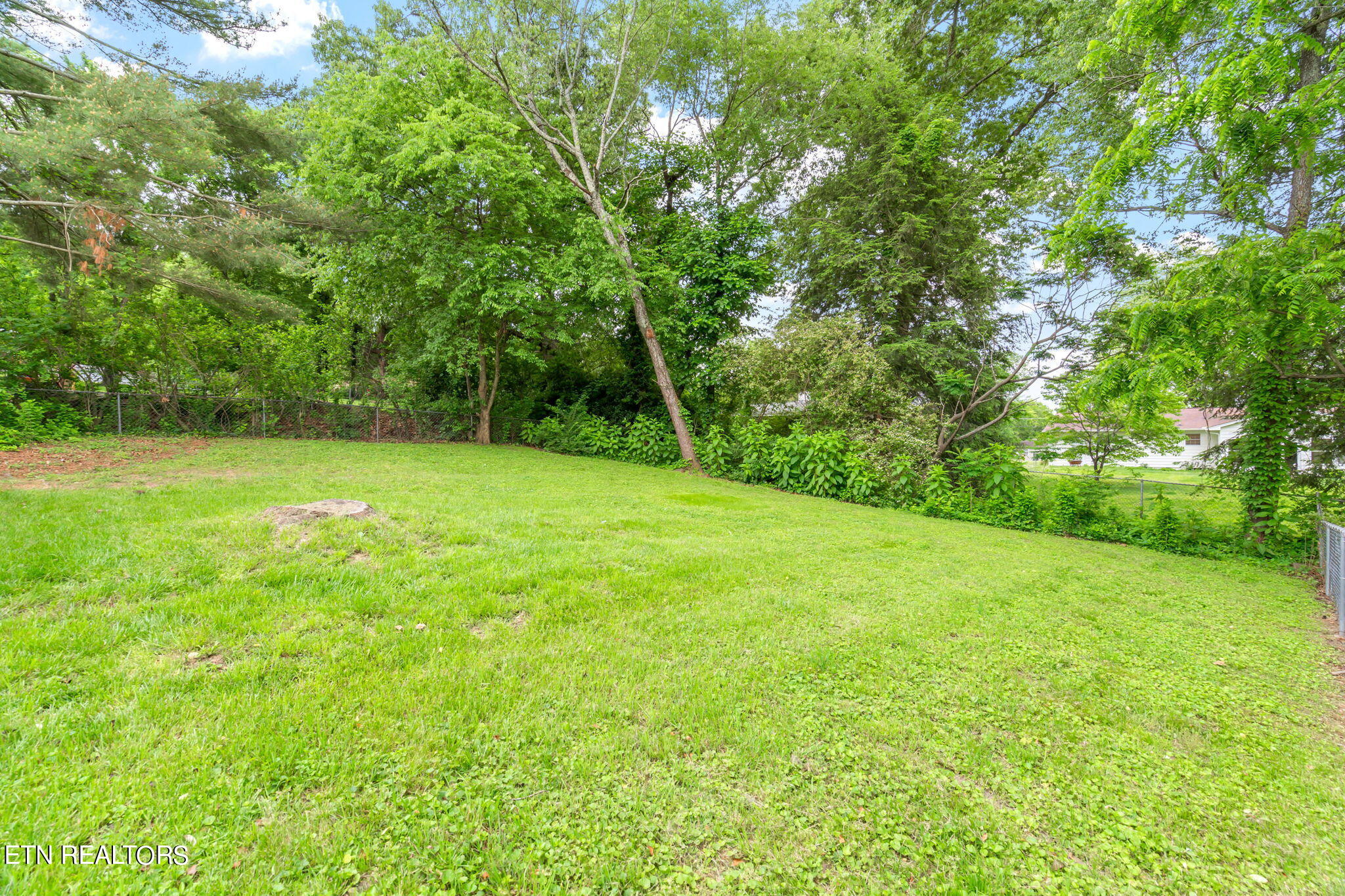 233 Amesbury Rd