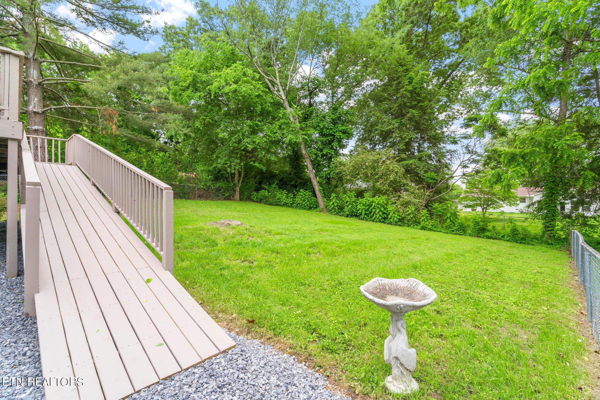 233 Amesbury Rd
