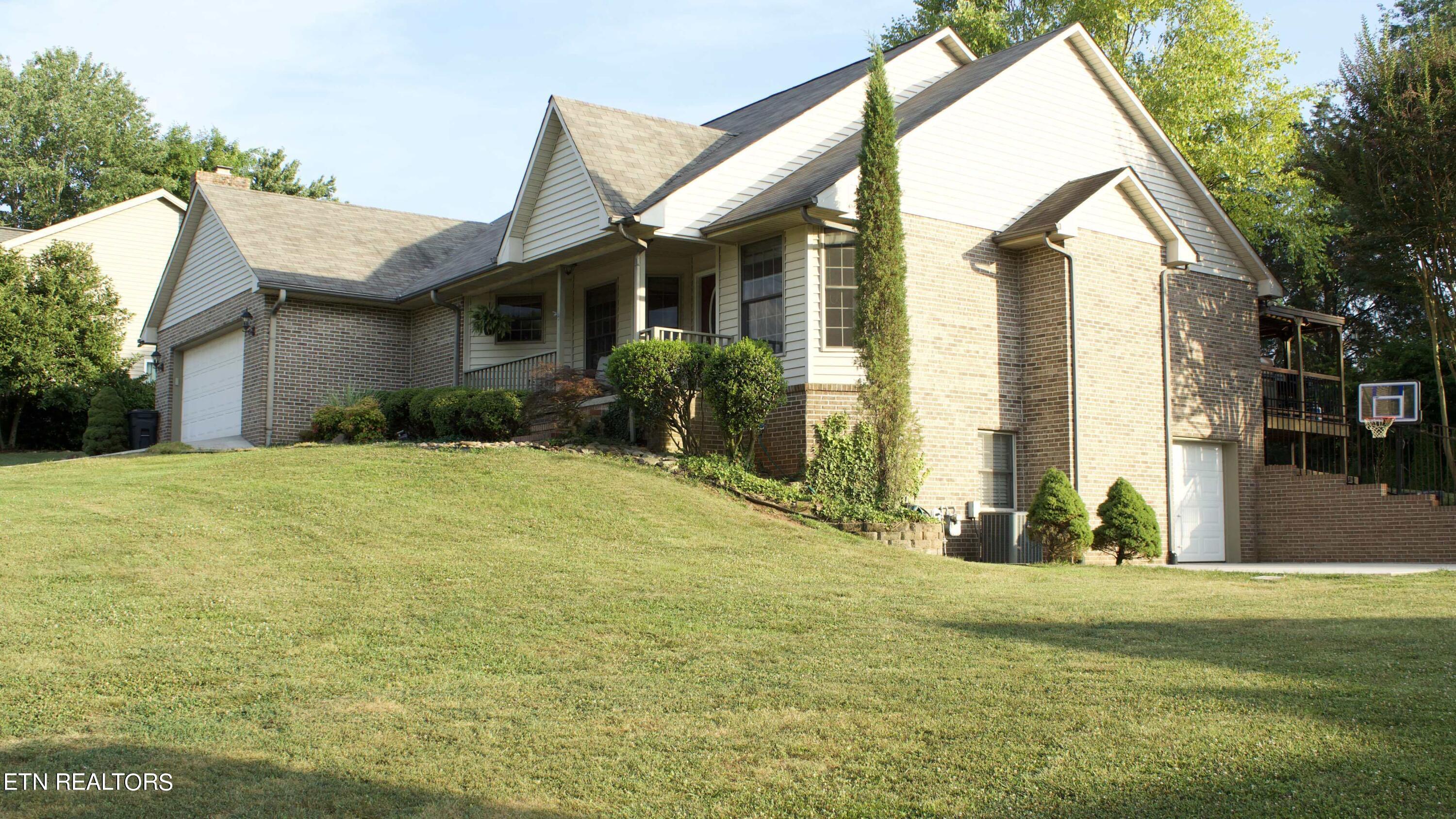 927 Sugarwood Drive