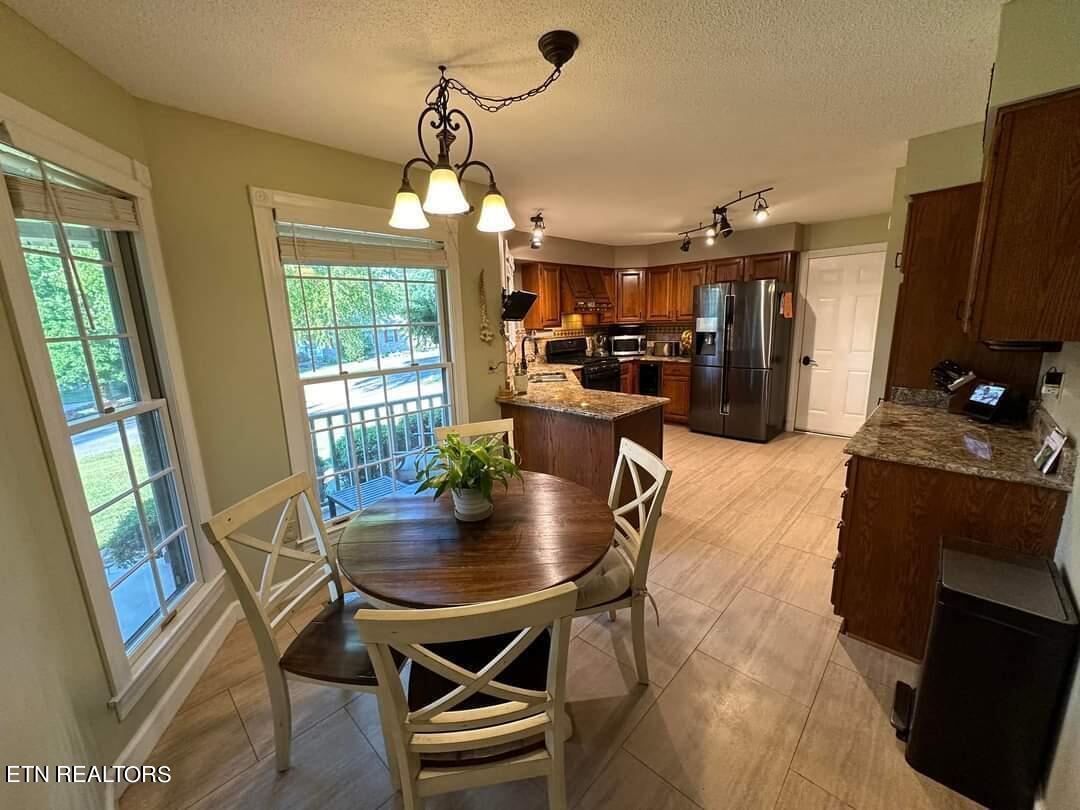 927 Sugarwood Drive