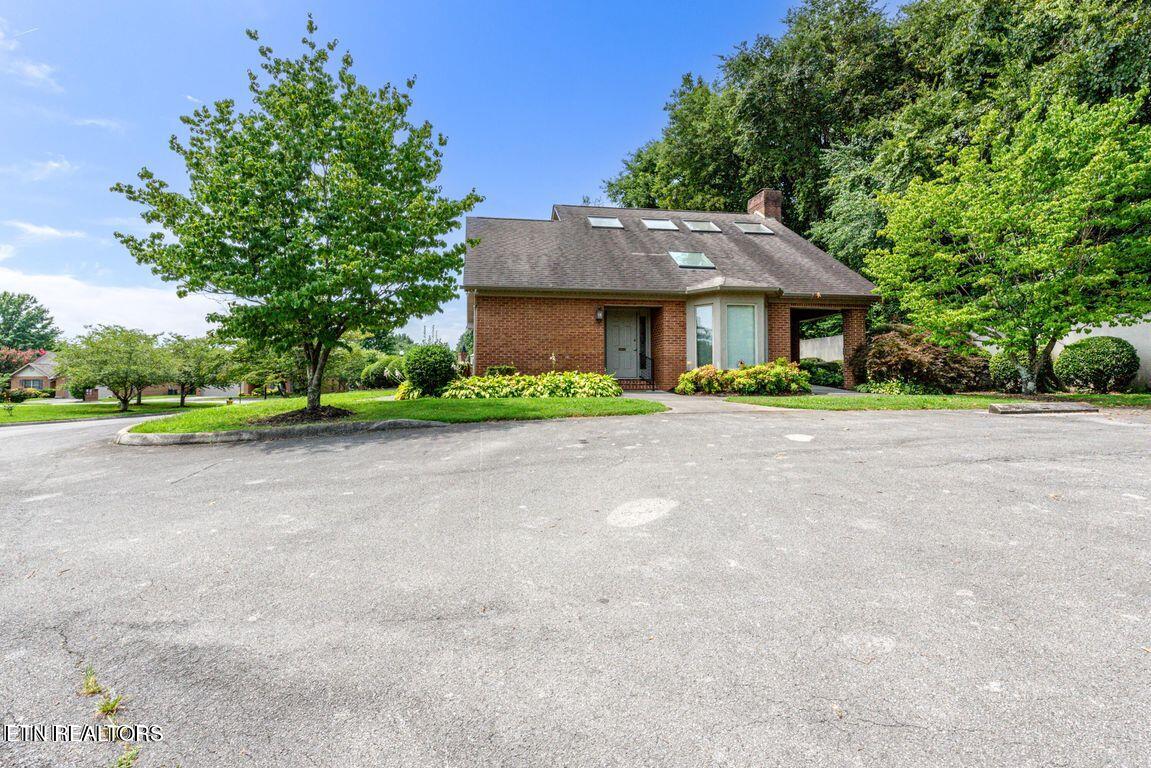 417 Exeter Court