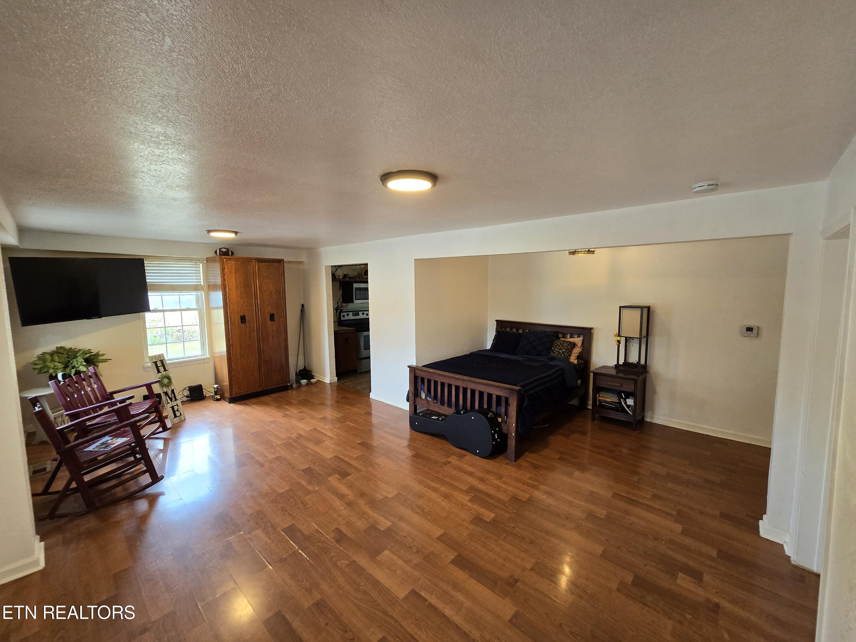 625 Wallace Harris Ave