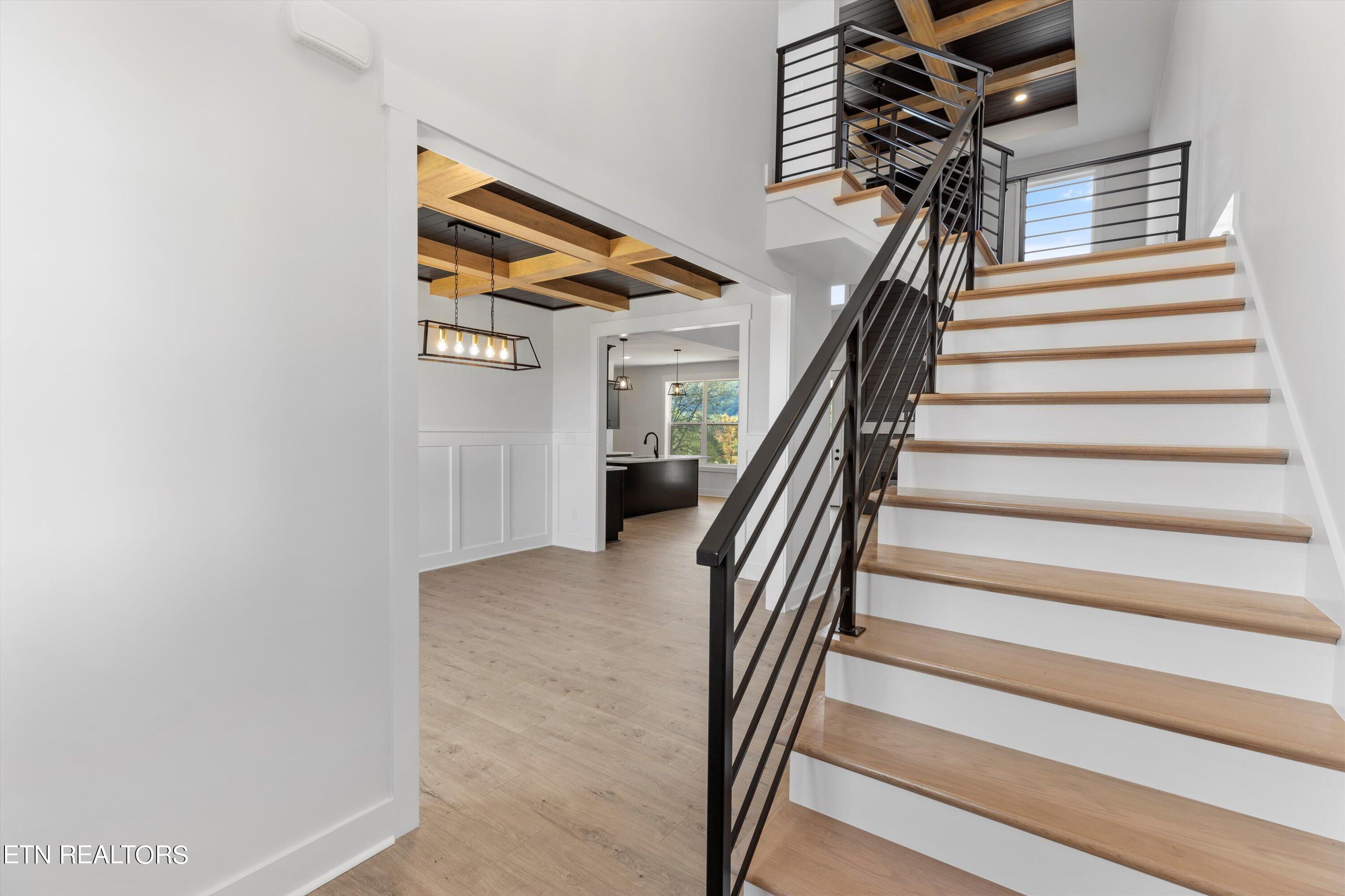 5739 Mountain Vista Lane