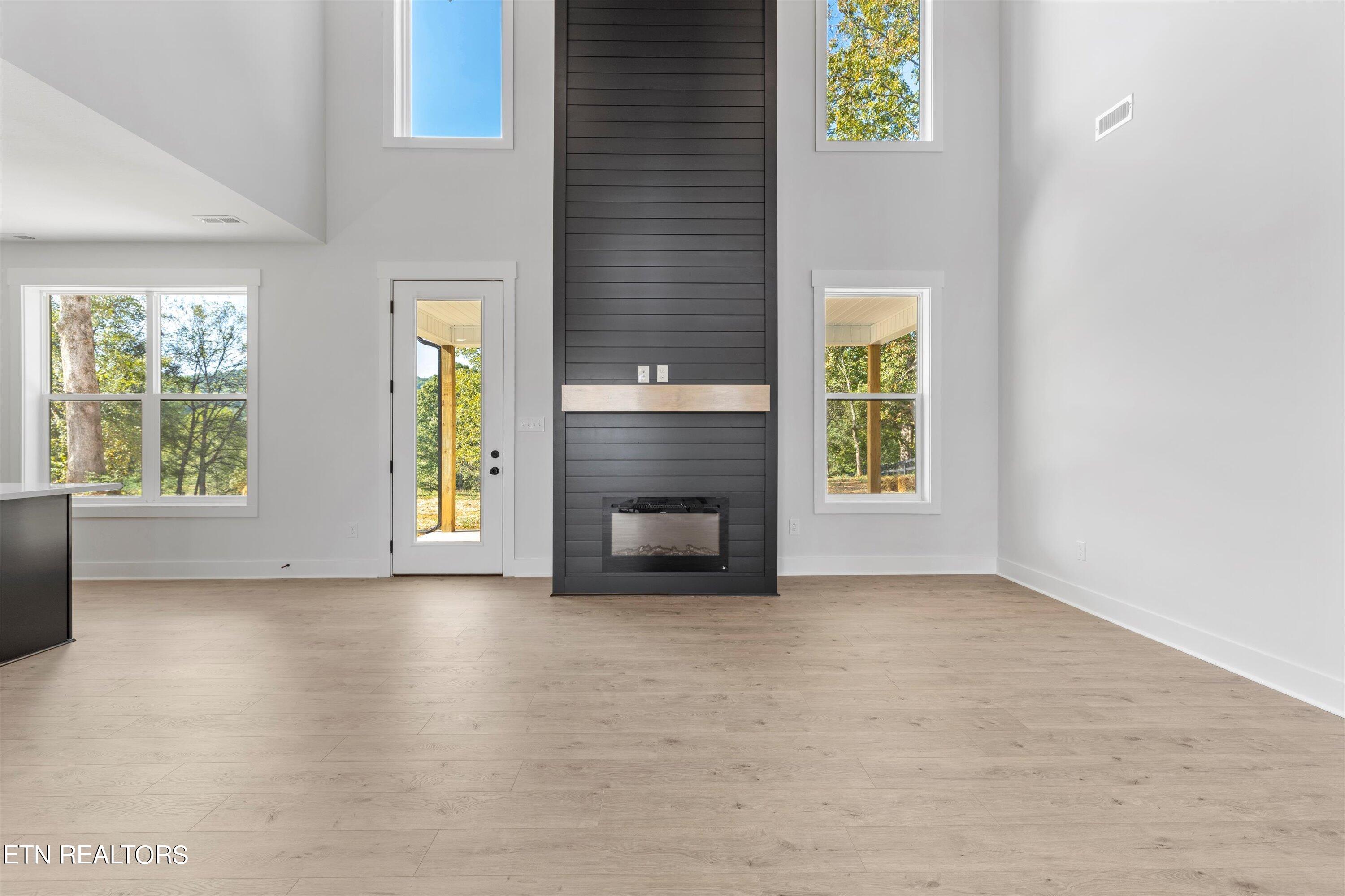 5739 Mountain Vista Lane