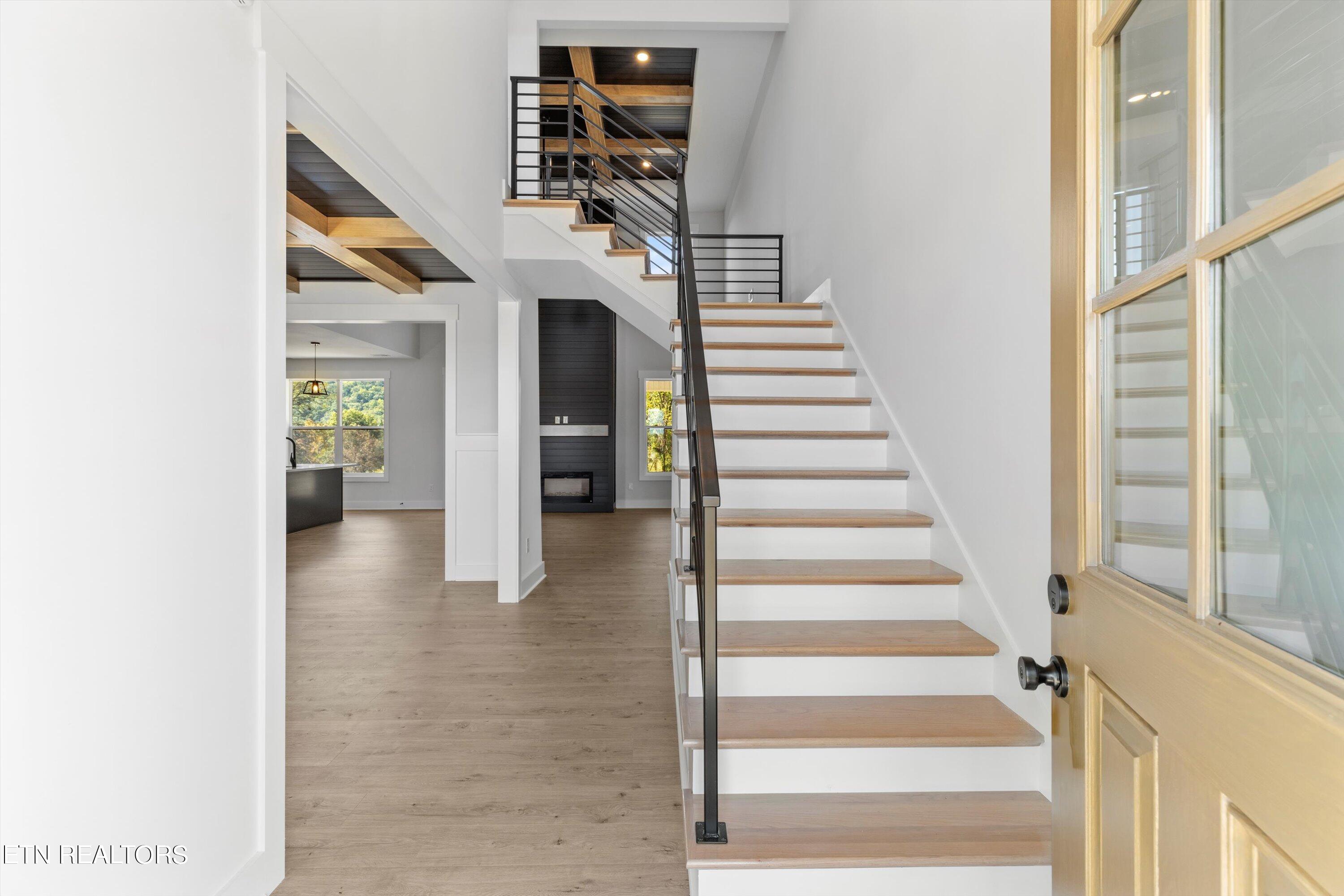 5739 Mountain Vista Lane