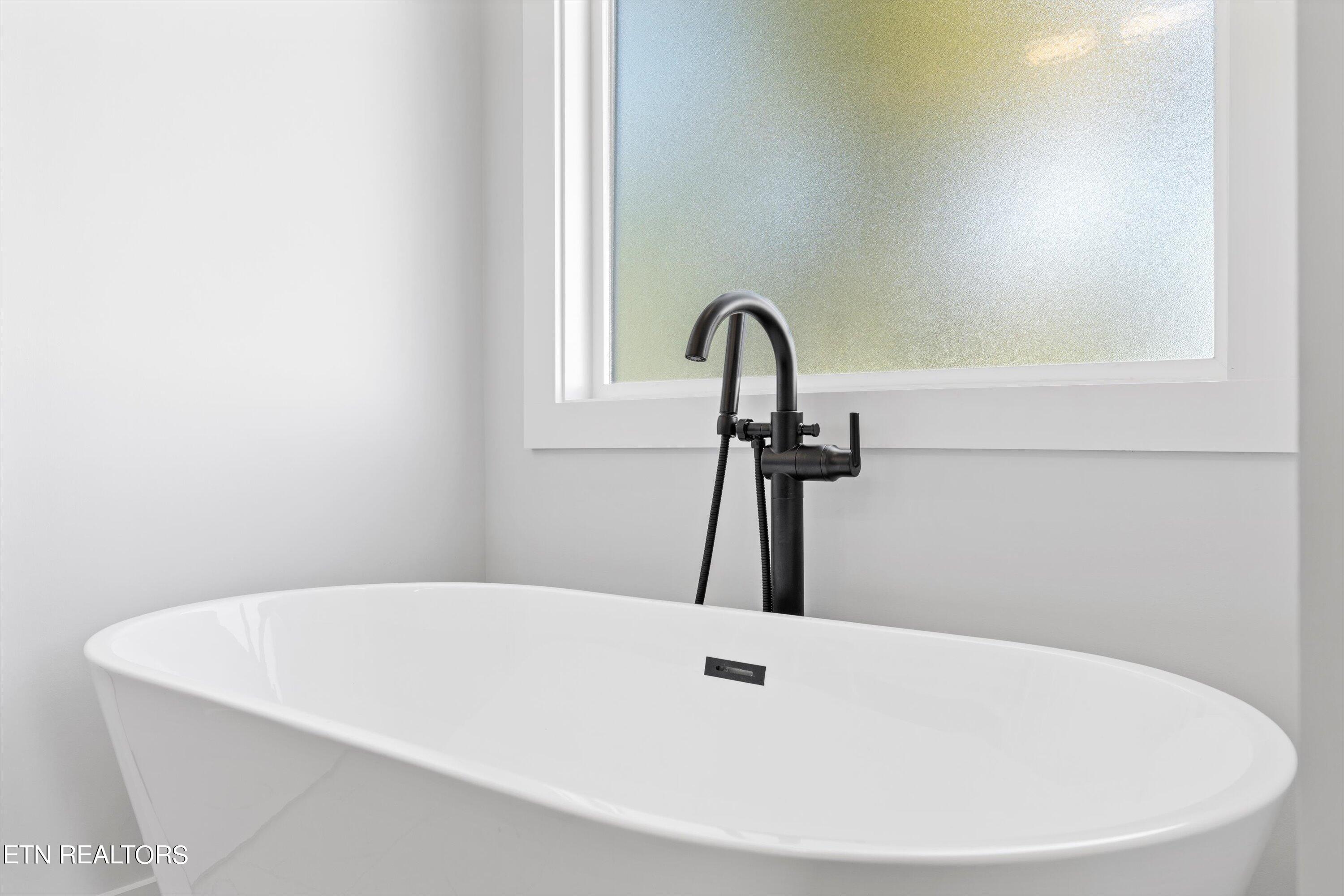 5739 Mountain Vista Lane