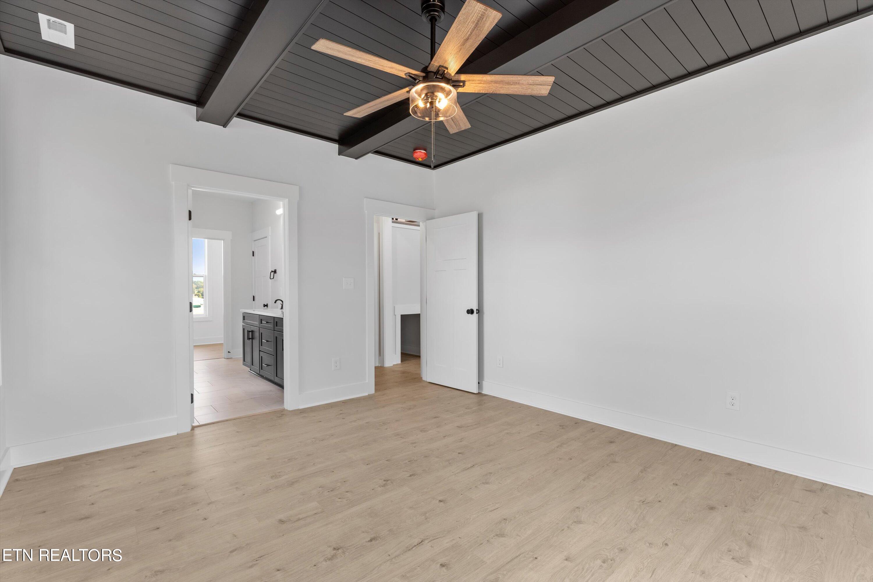 5739 Mountain Vista Lane