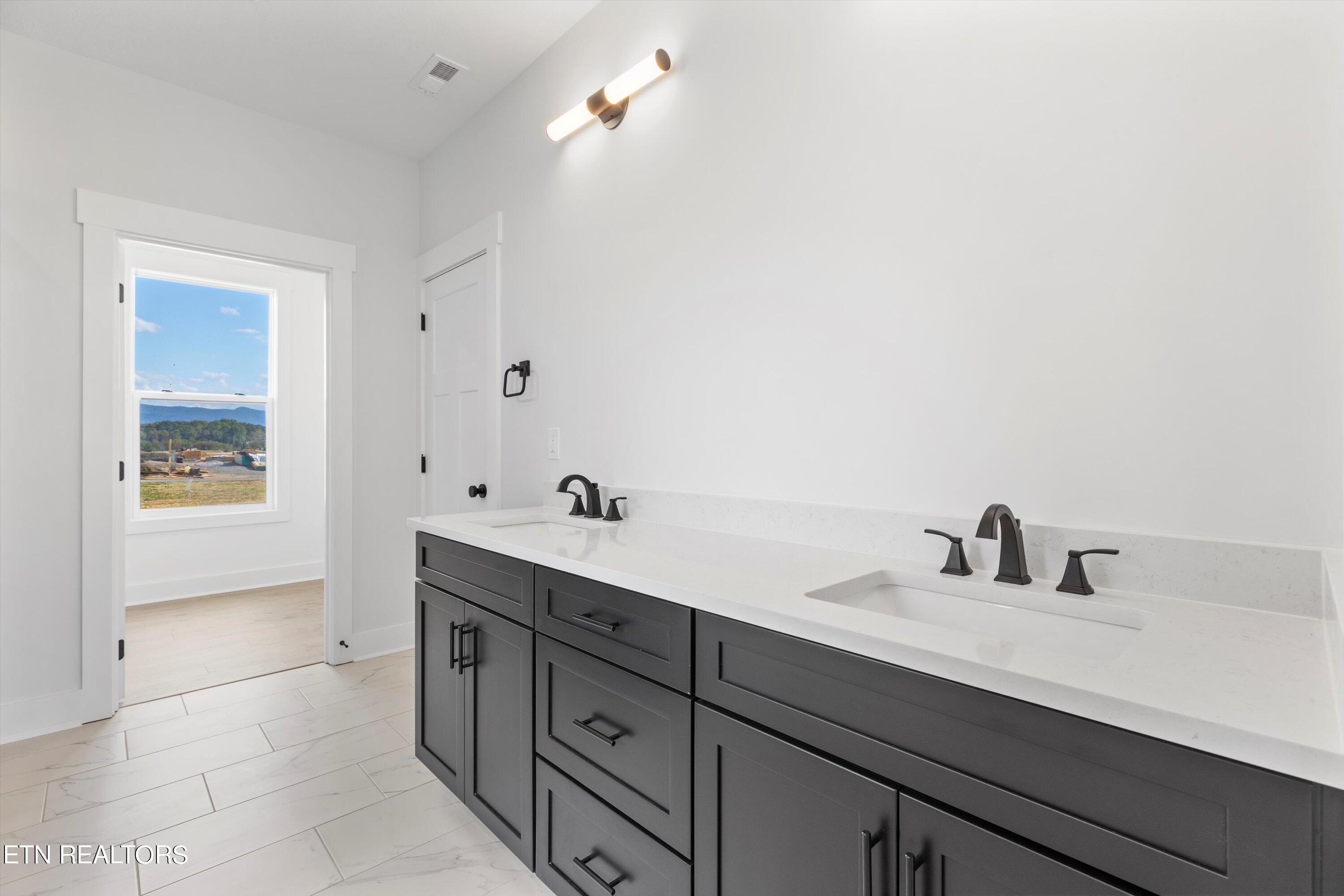 5739 Mountain Vista Lane