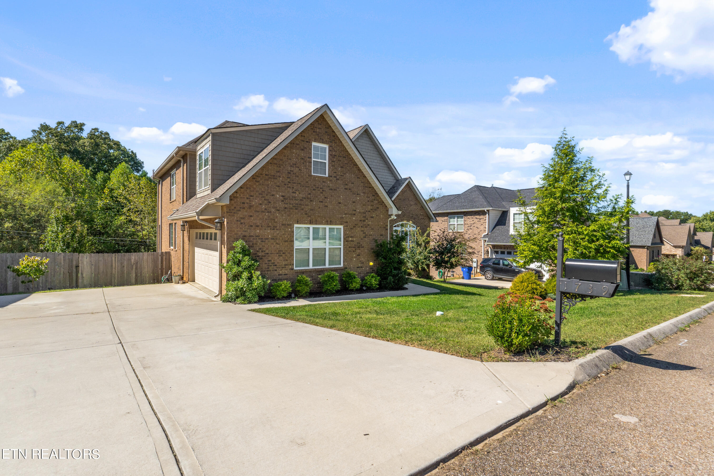 1739 Apple Grove Lane