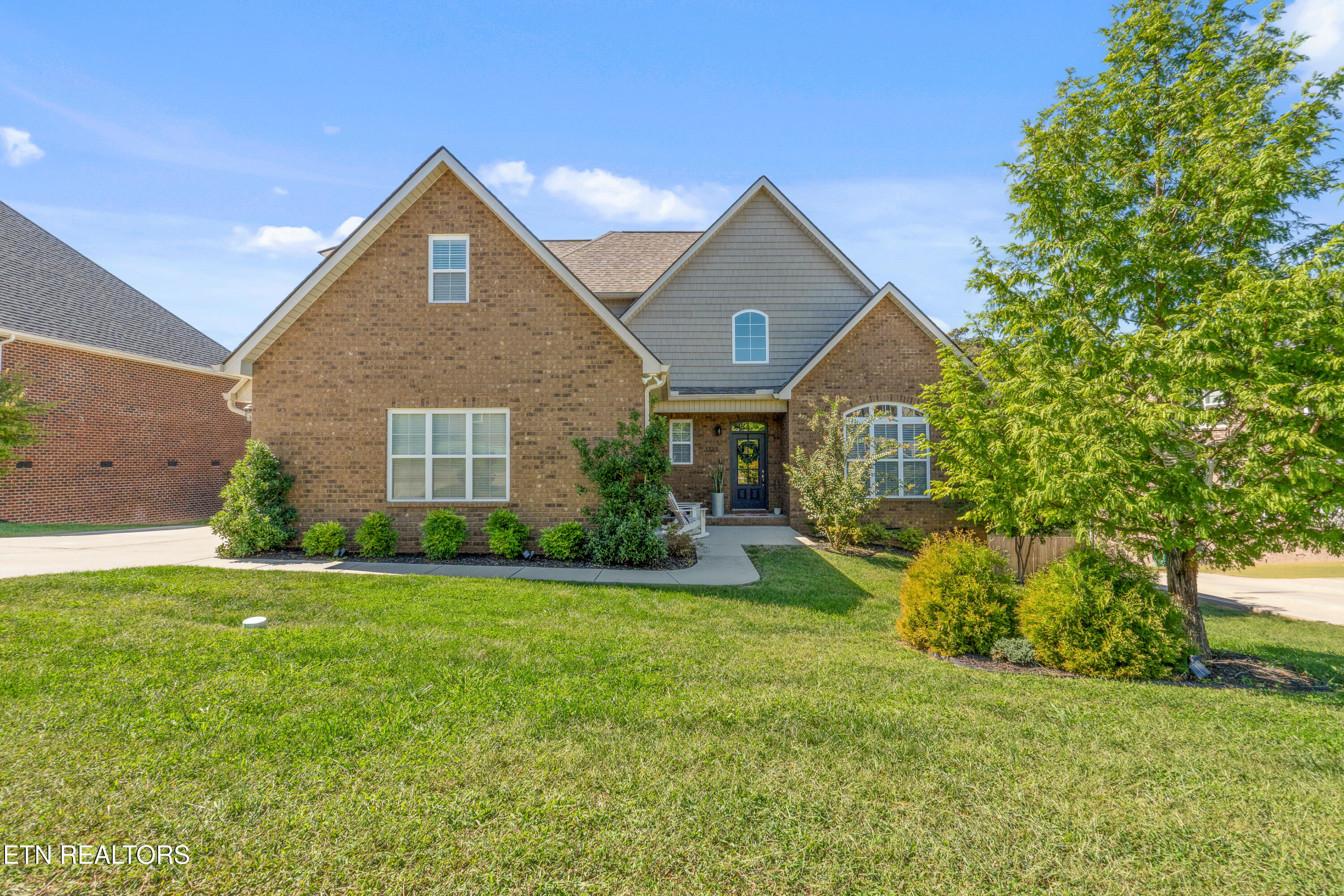 1739 Apple Grove Lane