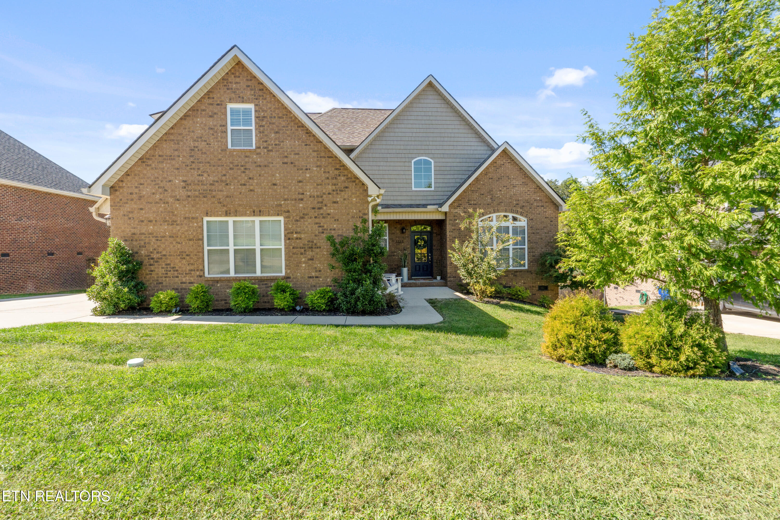1739 Apple Grove Lane