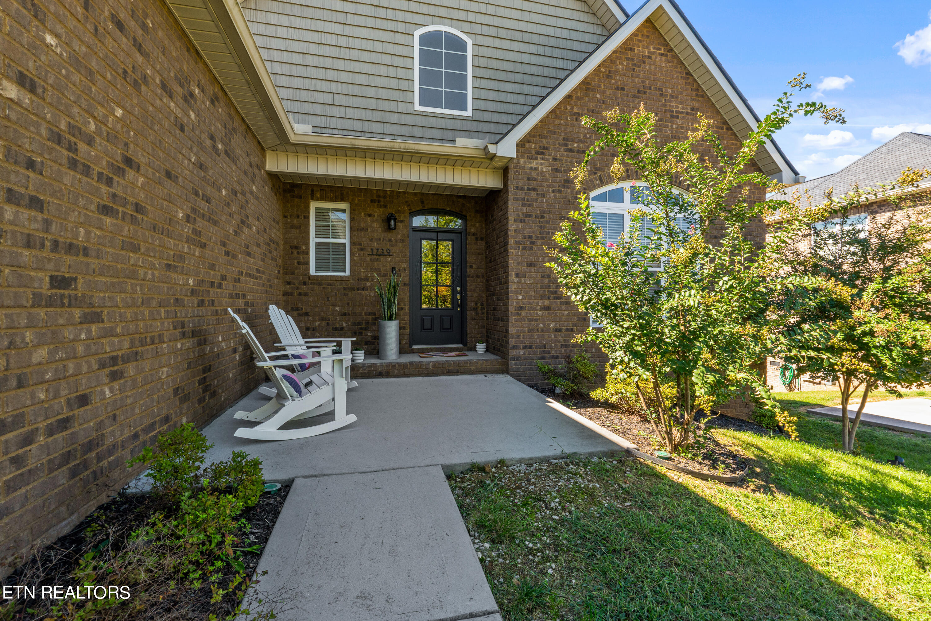 1739 Apple Grove Lane