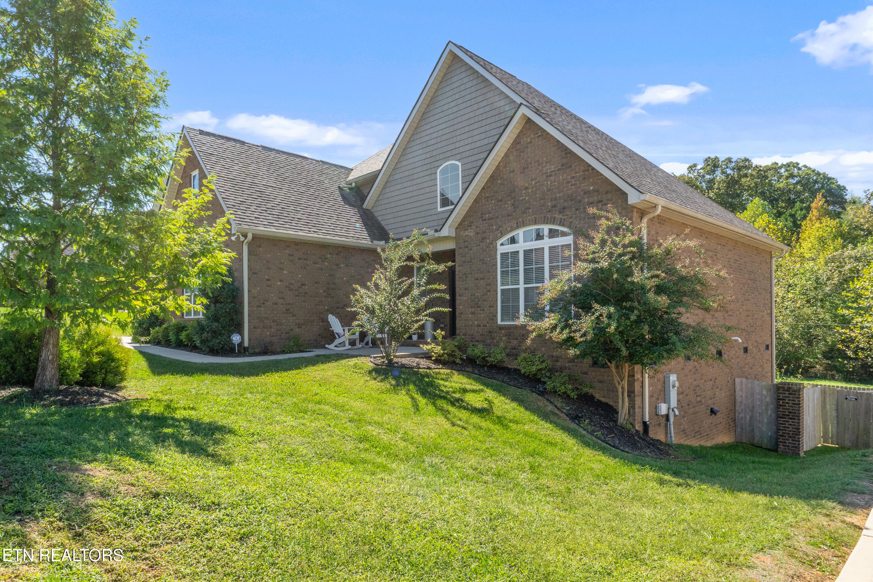 1739 Apple Grove Lane
