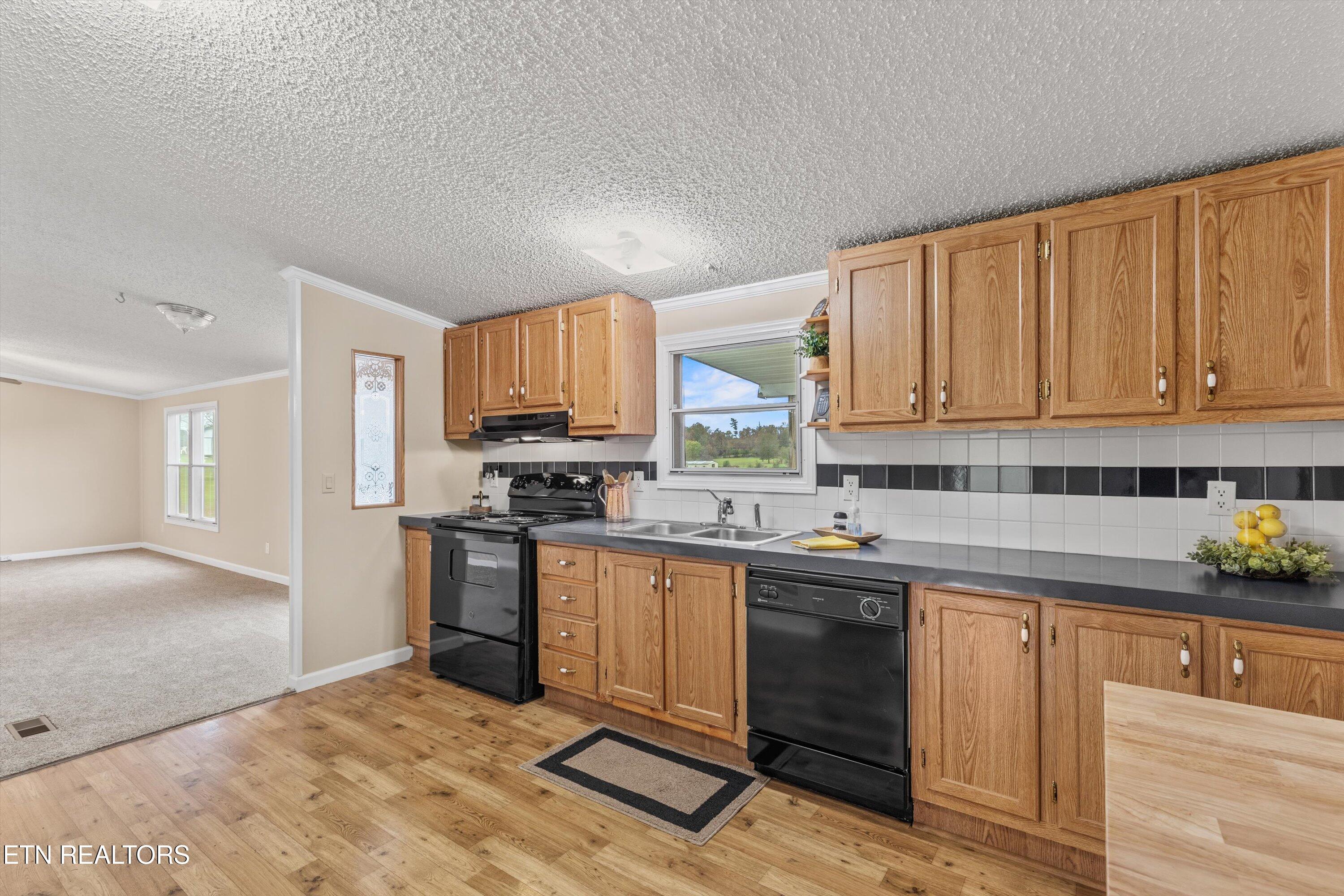 6429 Howard School Rd