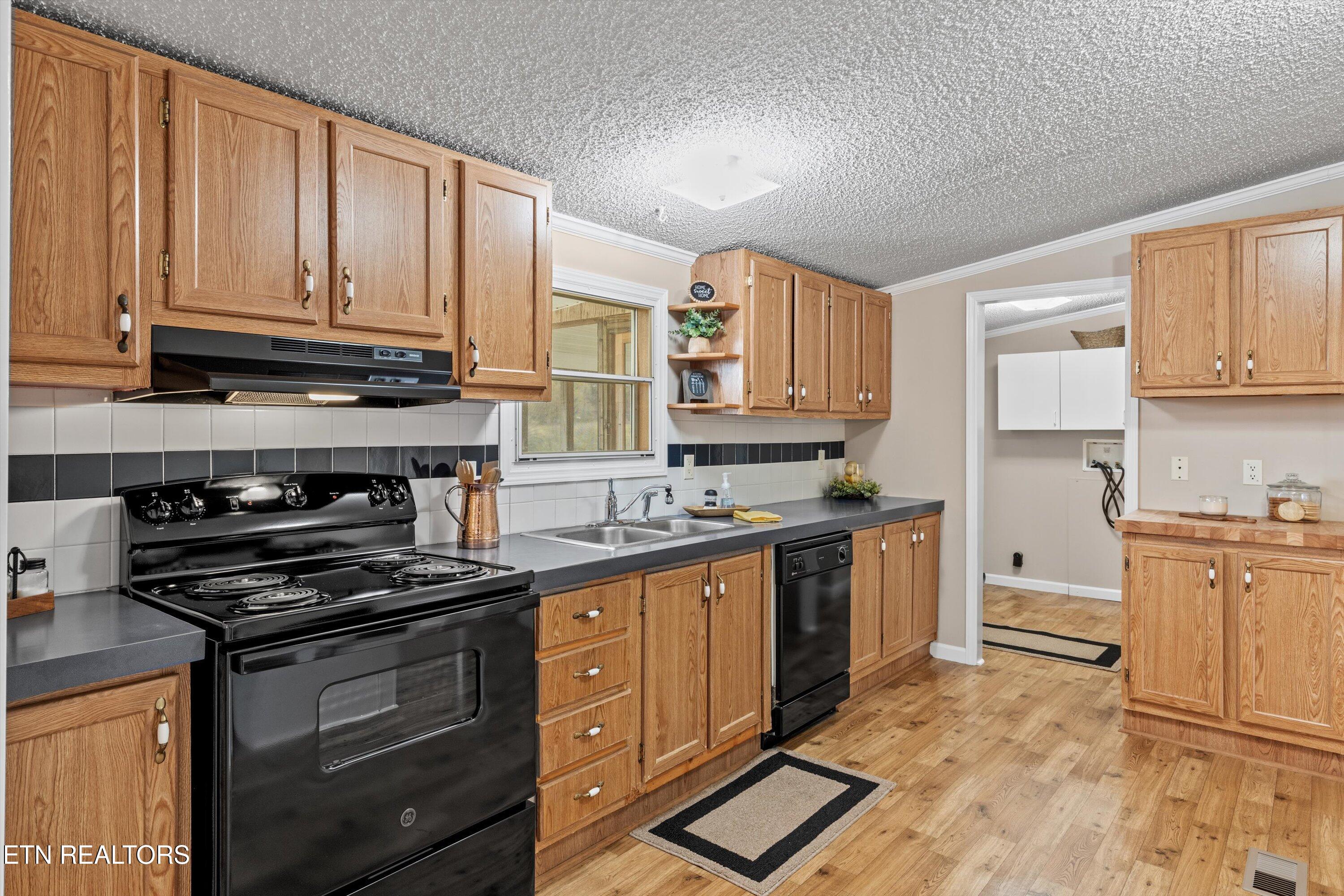 6429 Howard School Rd