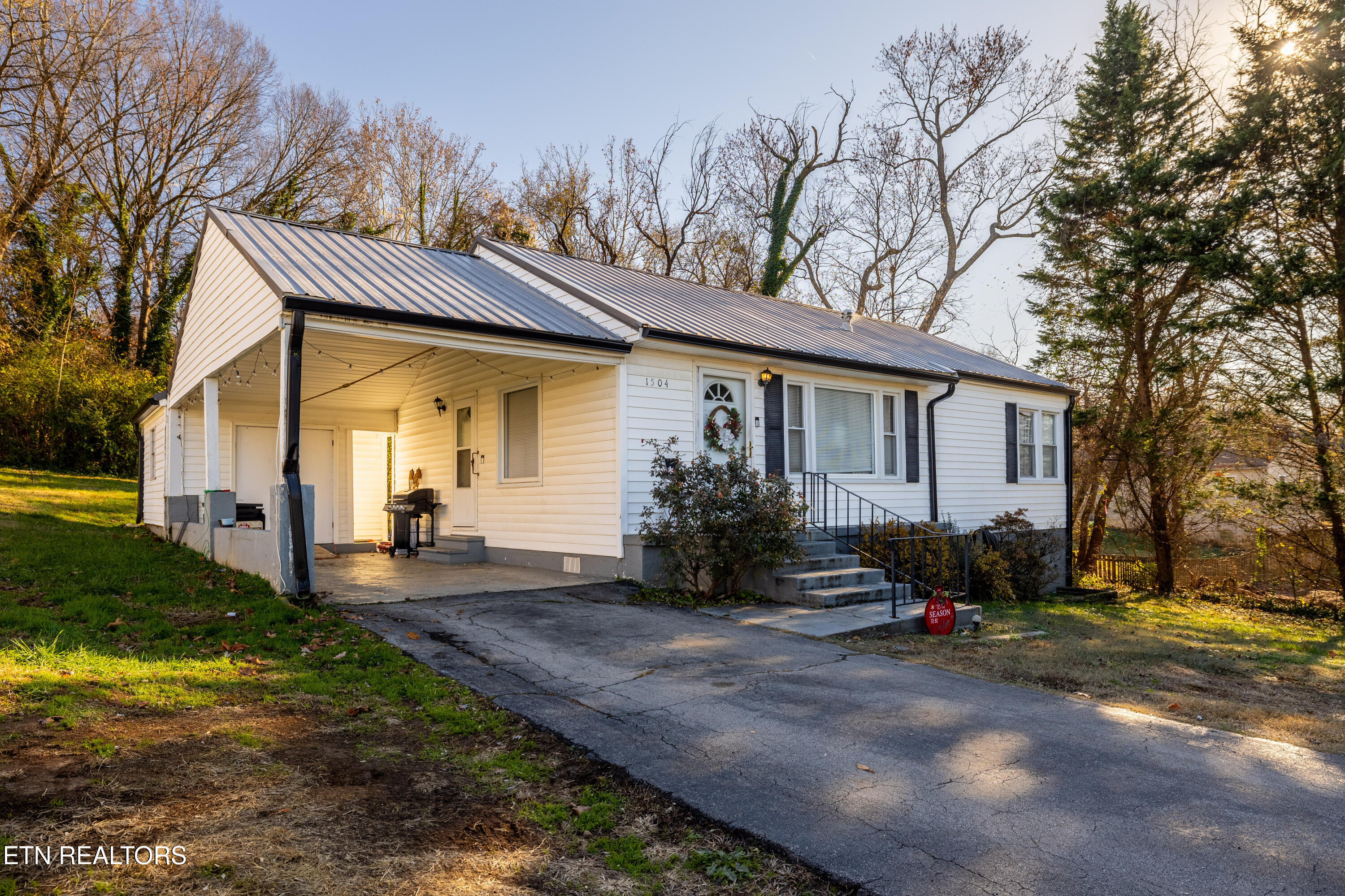 1504 English Ave