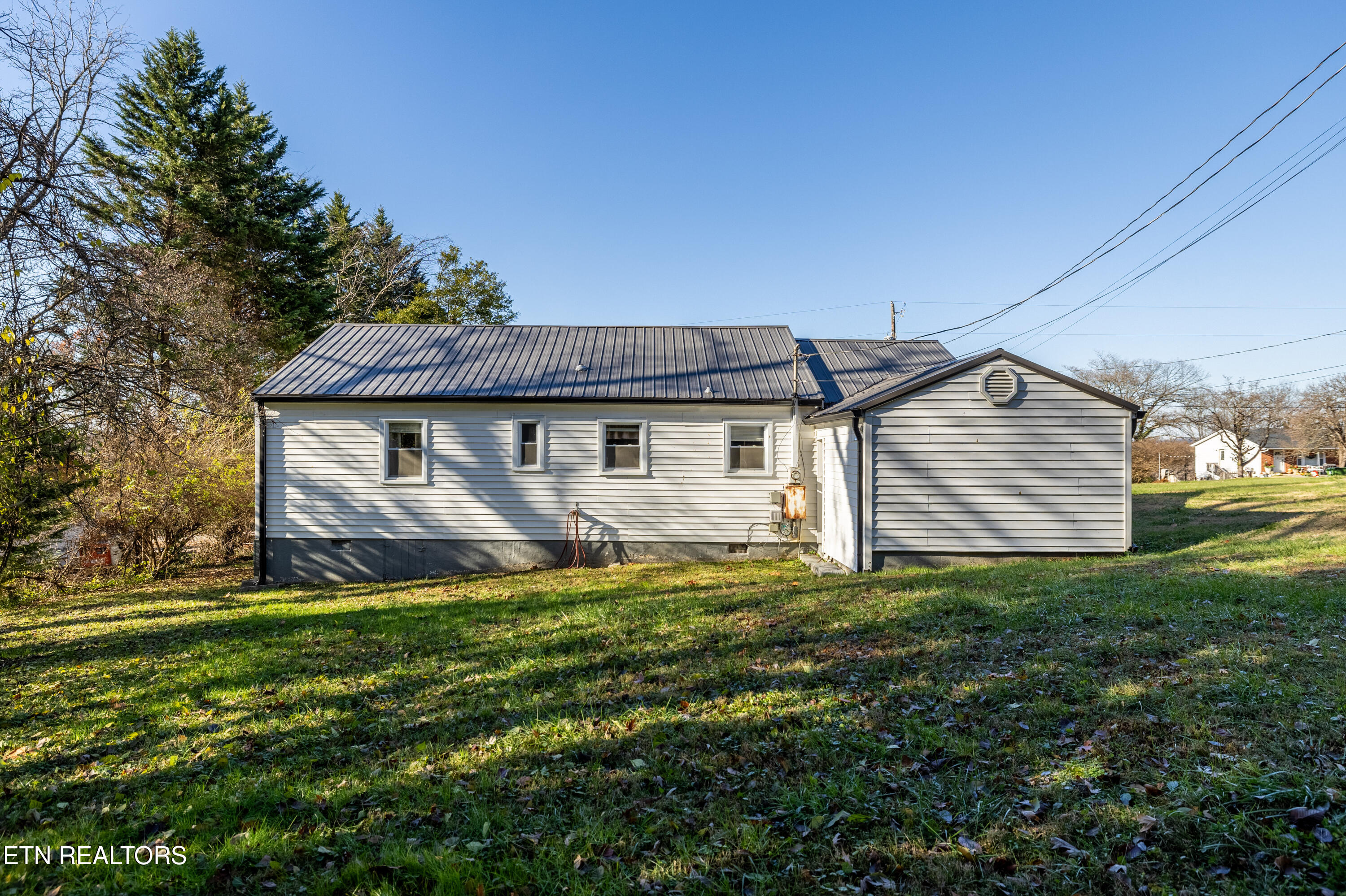 1504 English Ave