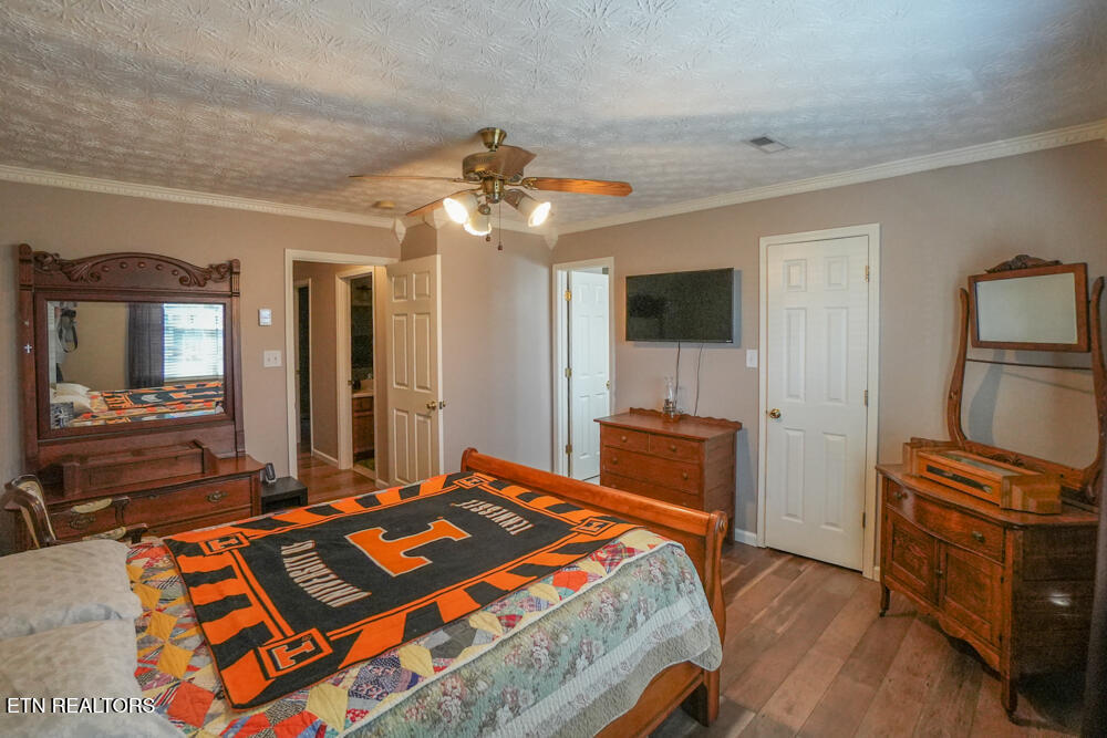 290 Crestwood Drive