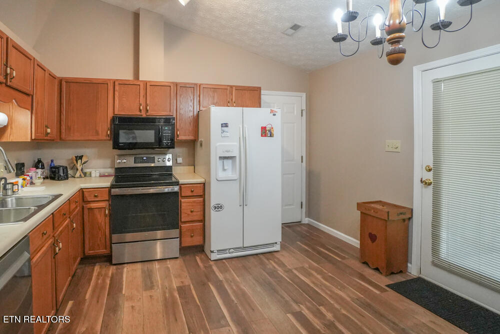 290 Crestwood Drive