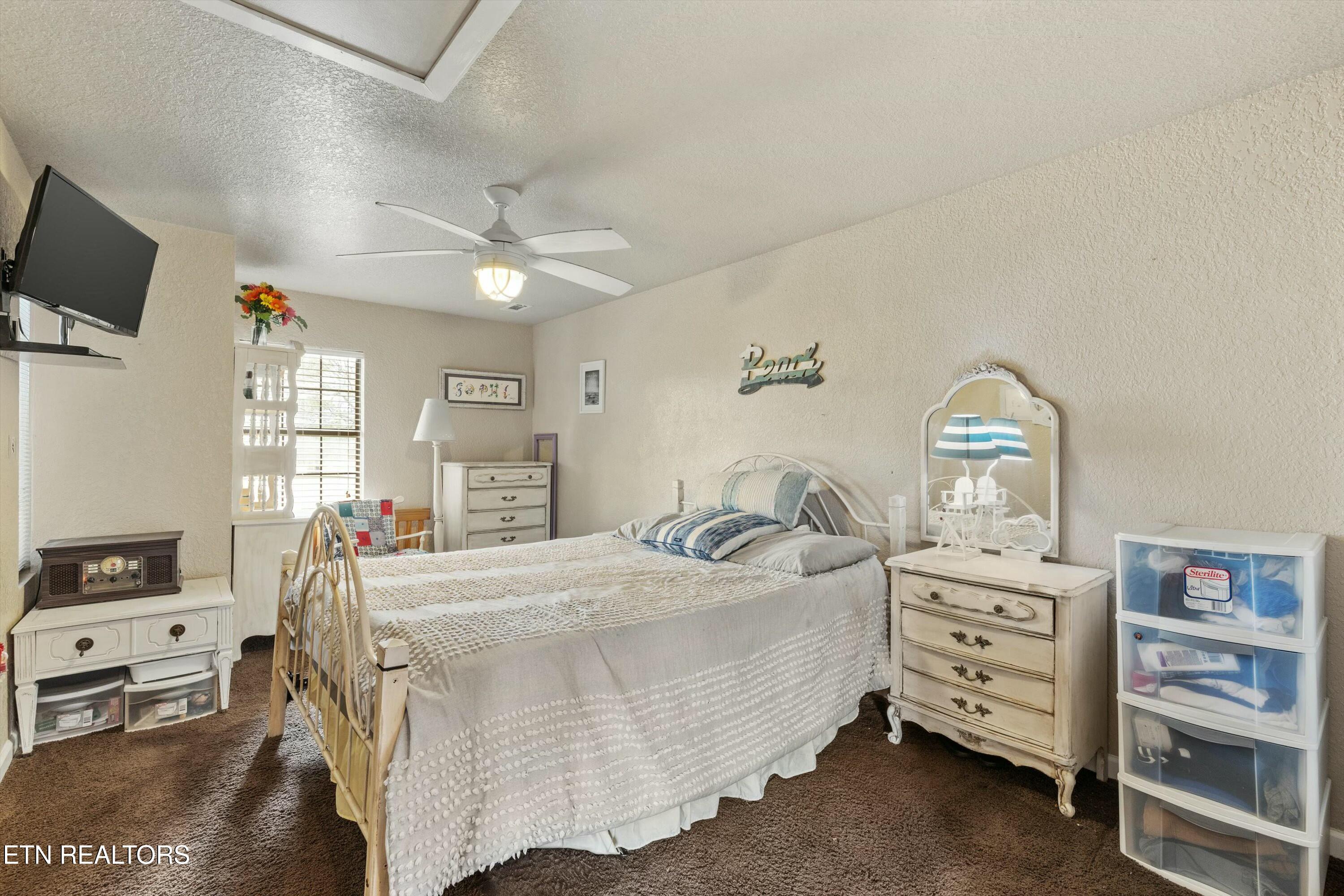 1418 Jeffries Hollow Rd