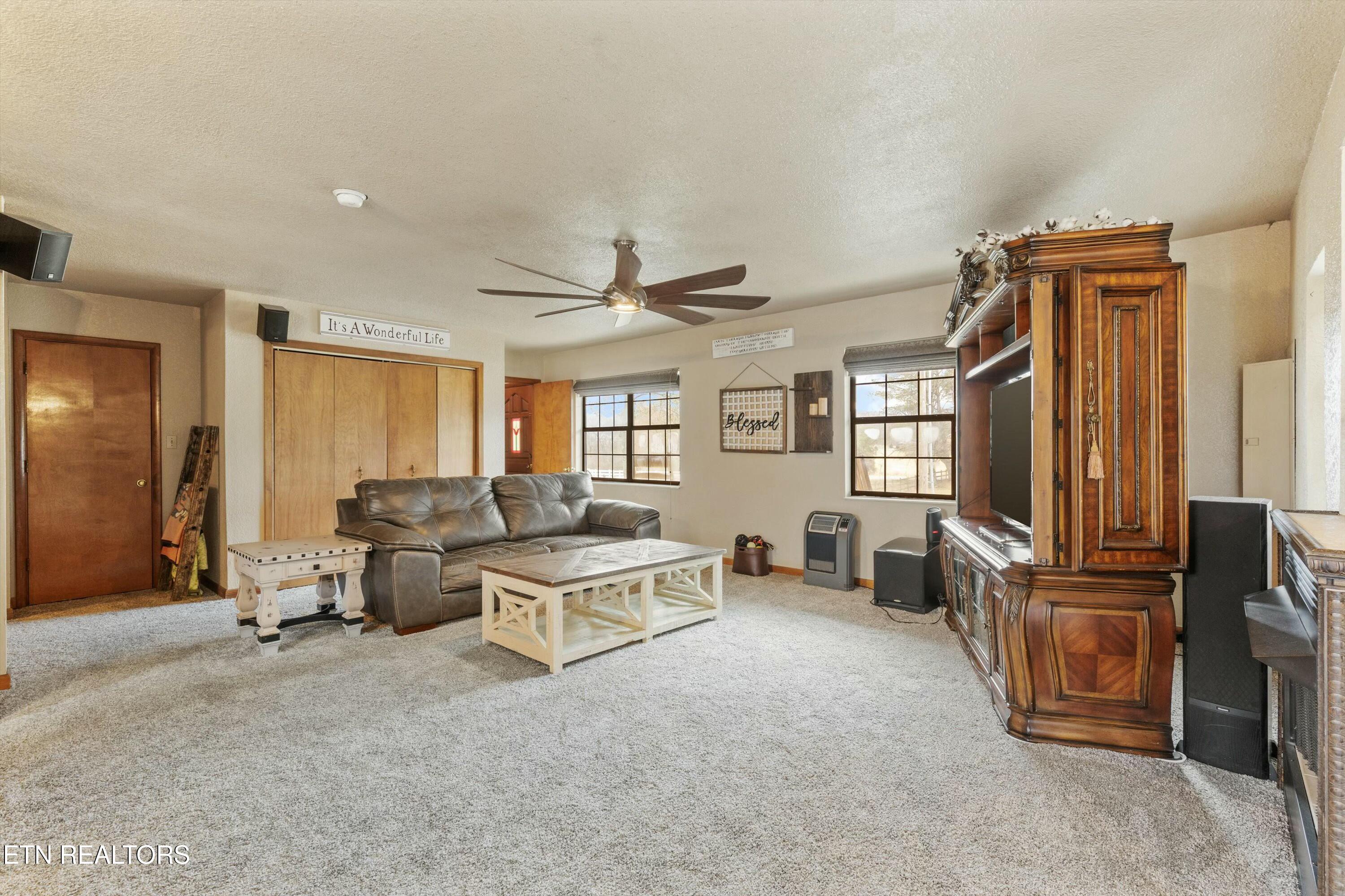 1418 Jeffries Hollow Rd