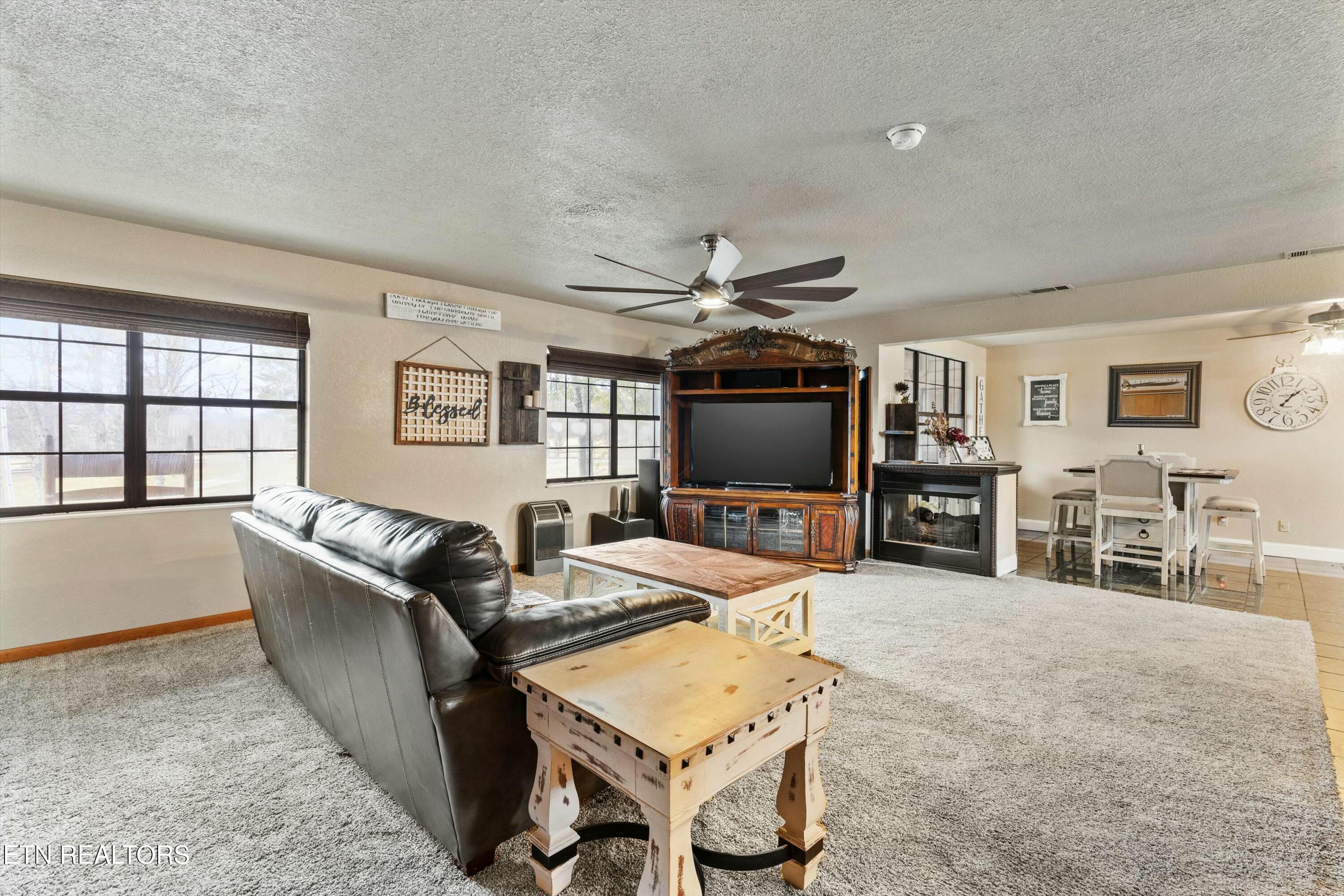 1418 Jeffries Hollow Rd