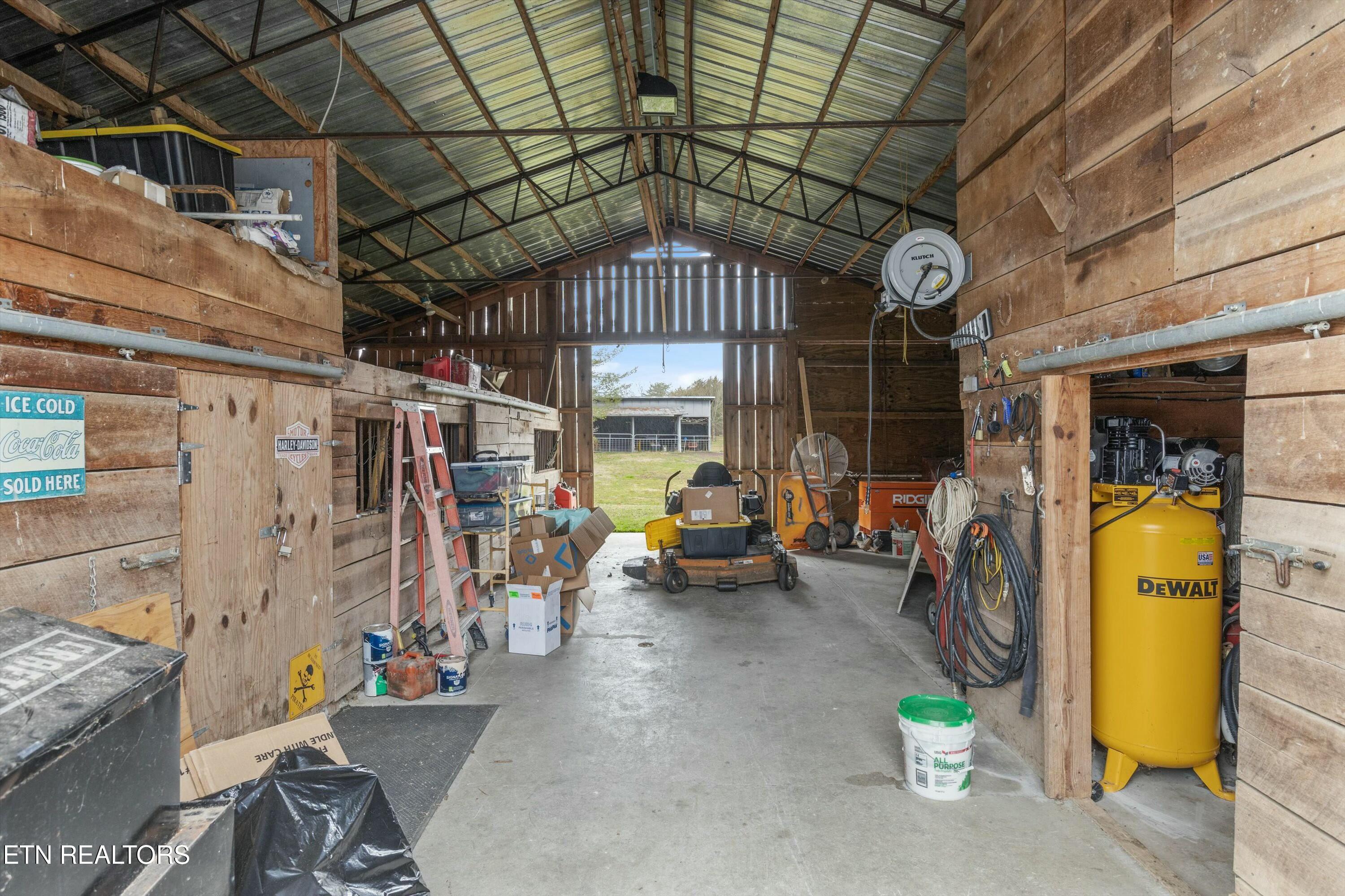 1418 Jeffries Hollow Rd