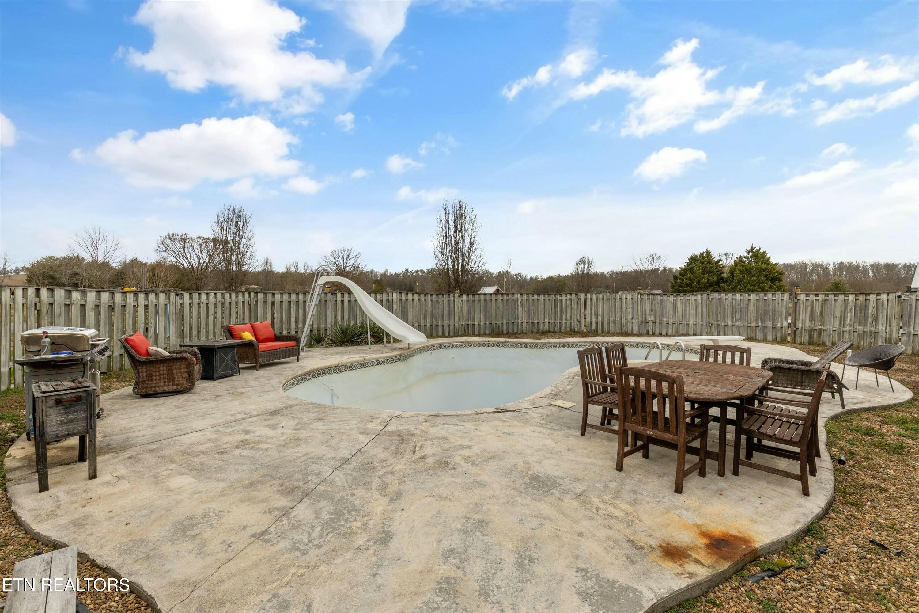 1418 Jeffries Hollow Rd