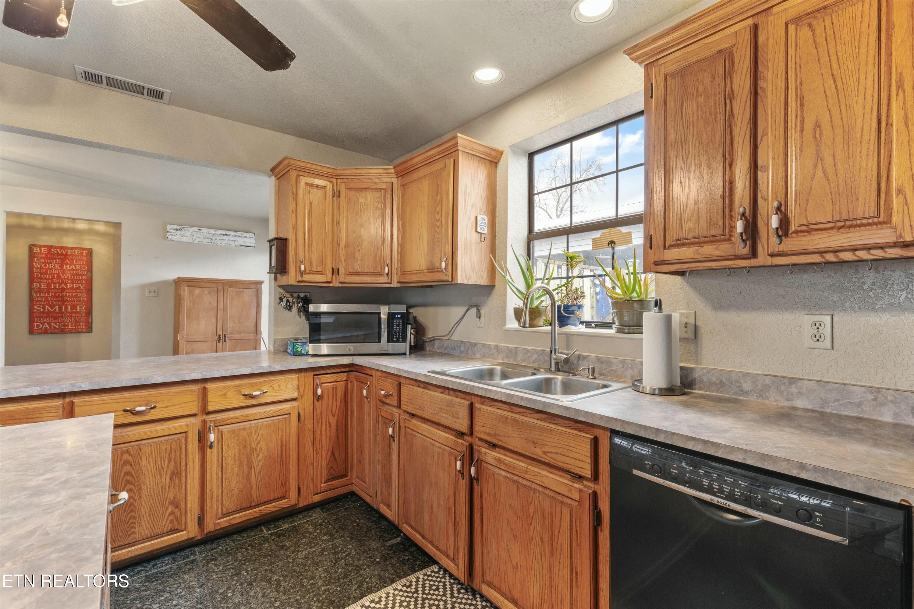 1418 Jeffries Hollow Rd
