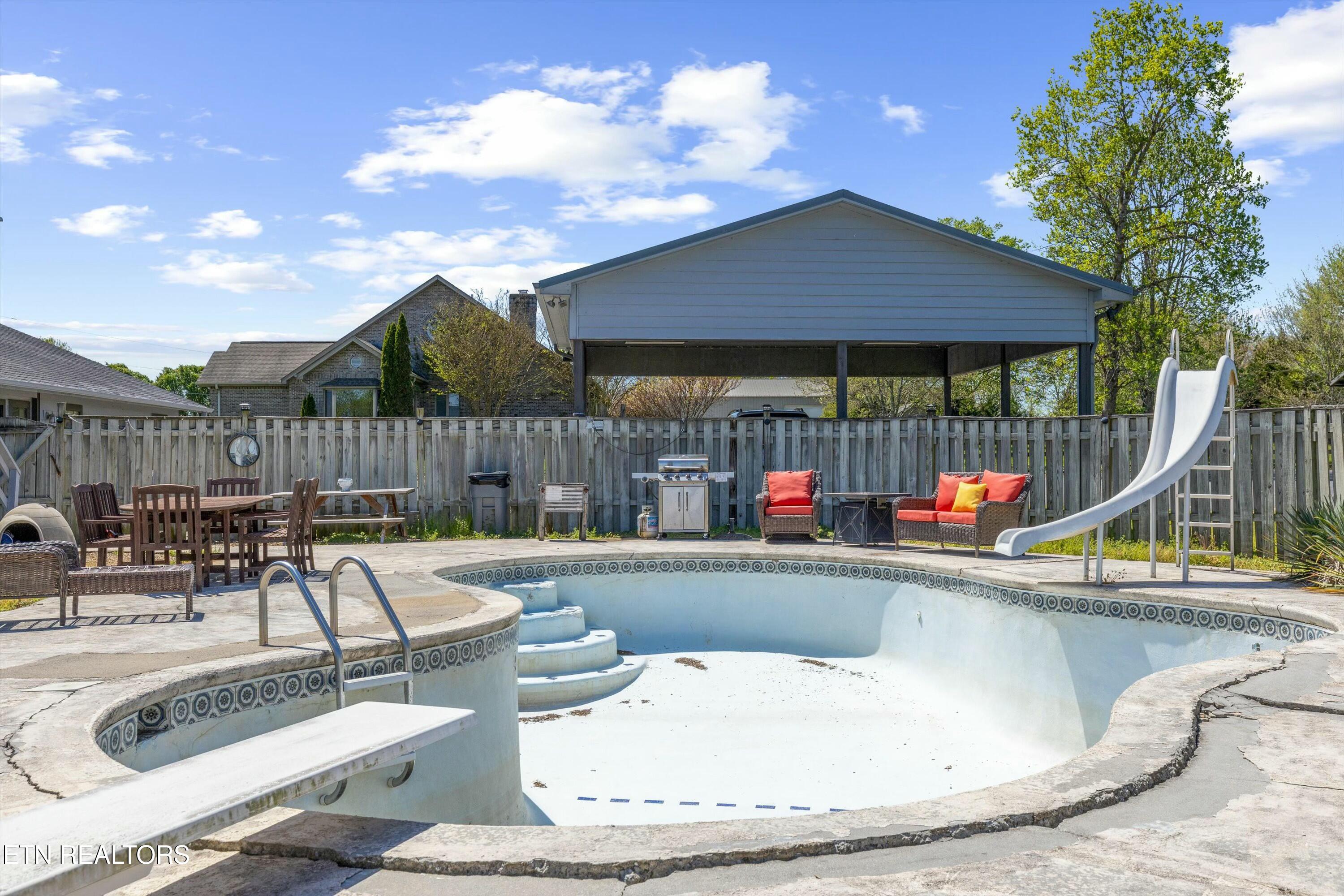 1418 Jeffries Hollow Rd