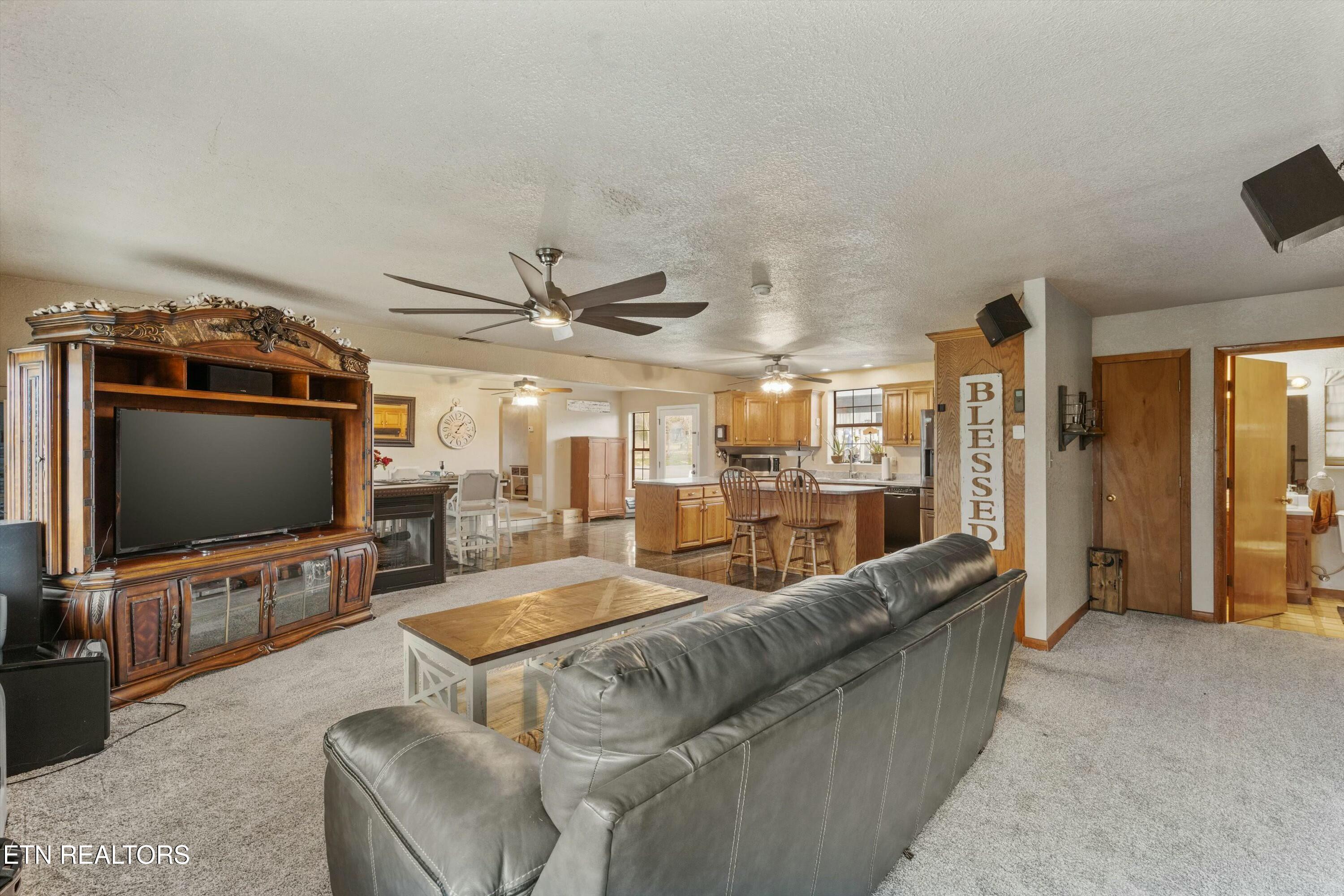 1418 Jeffries Hollow Rd
