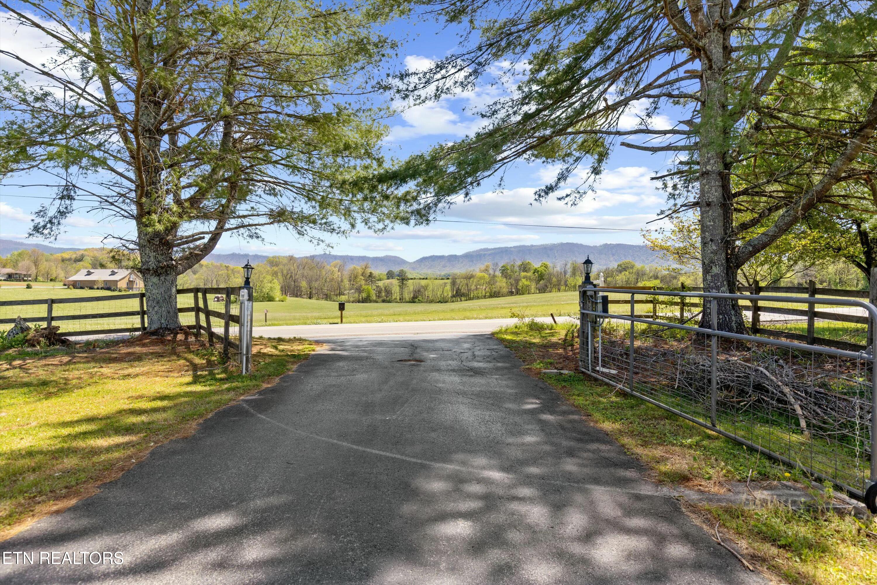 1418 Jeffries Hollow Rd