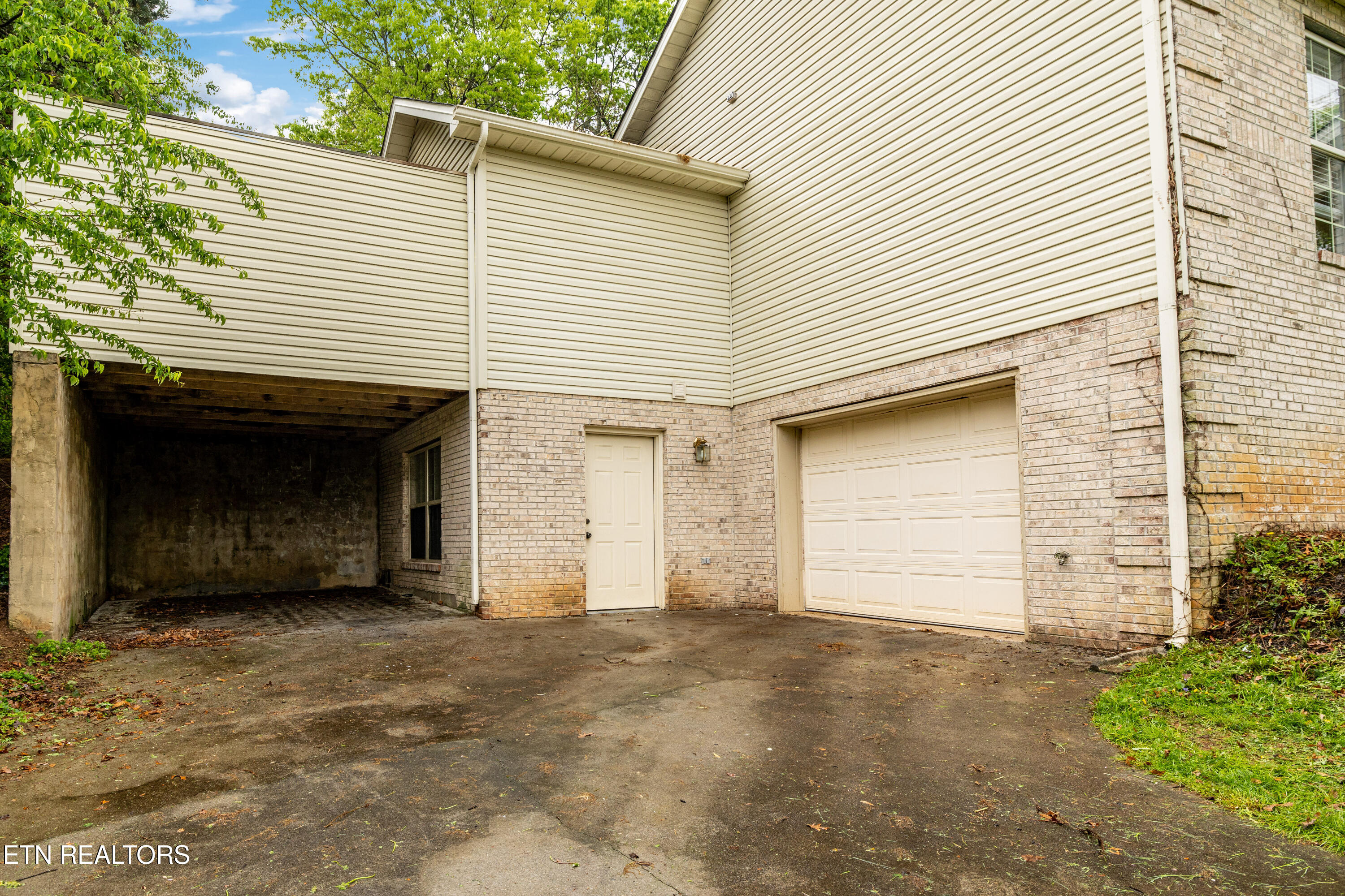 212 S 4Th St