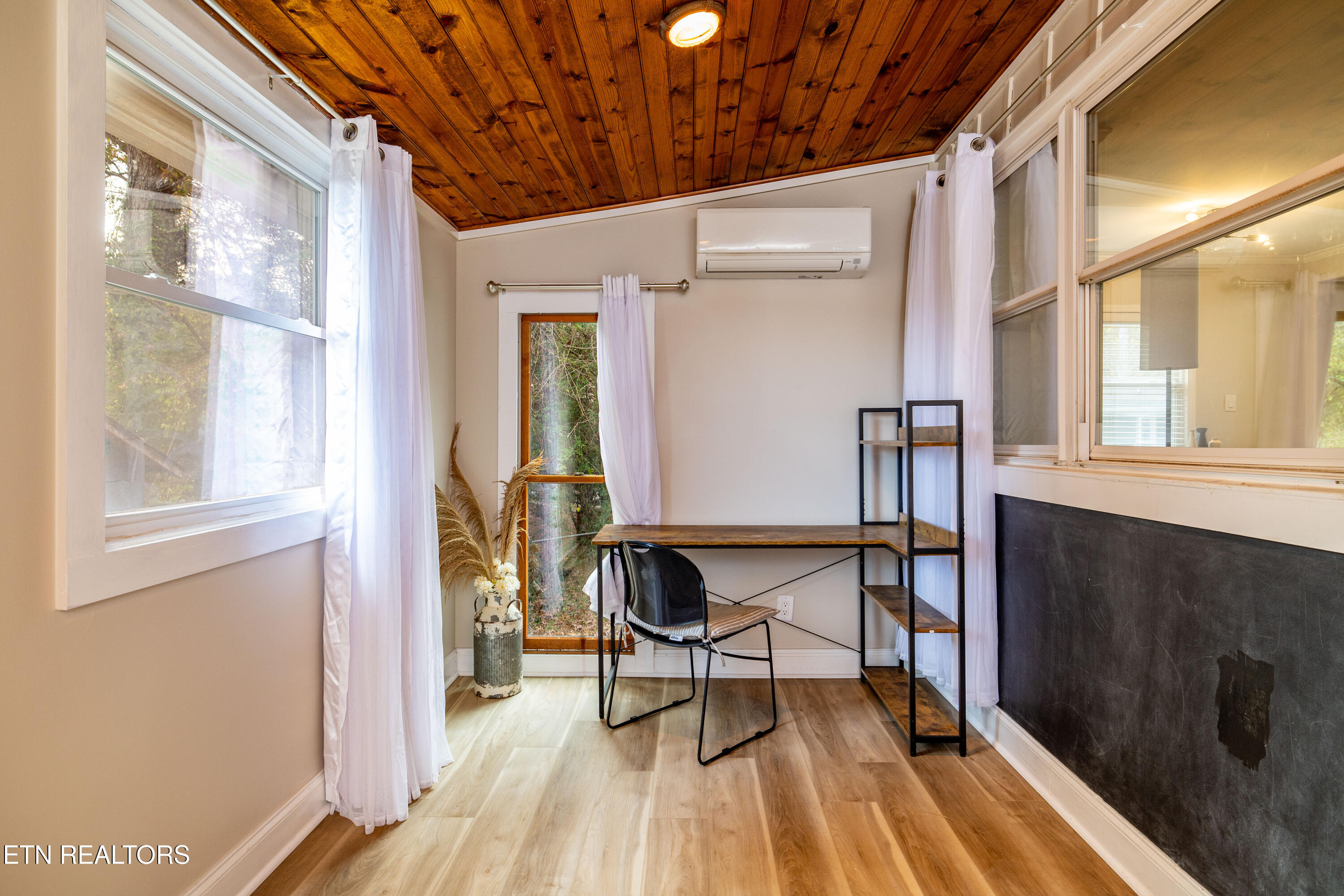 105 Cedar Lane